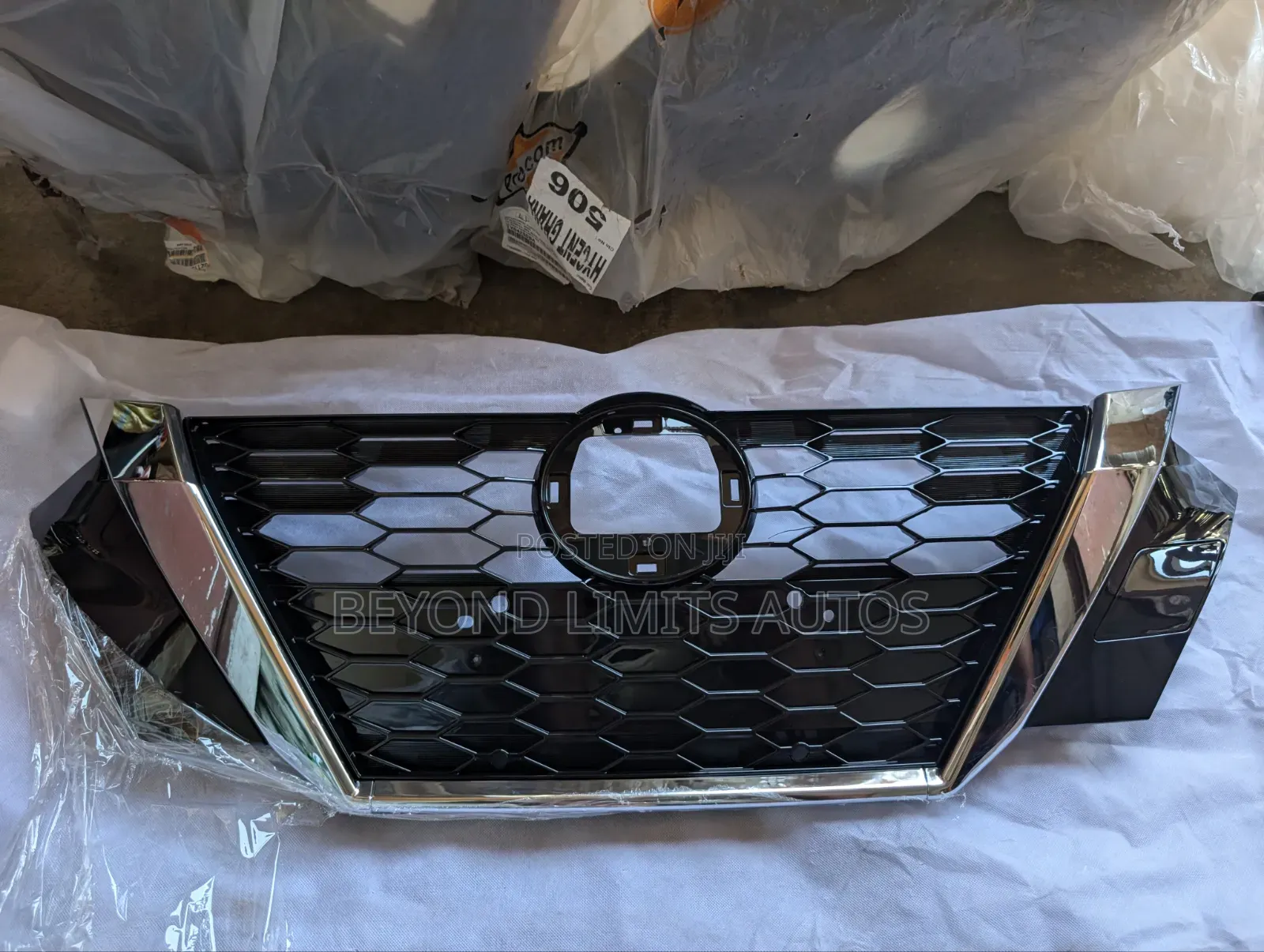 Nissan Sentra 2020,2021,2023 Front Grille / Top Grille / Top Shell