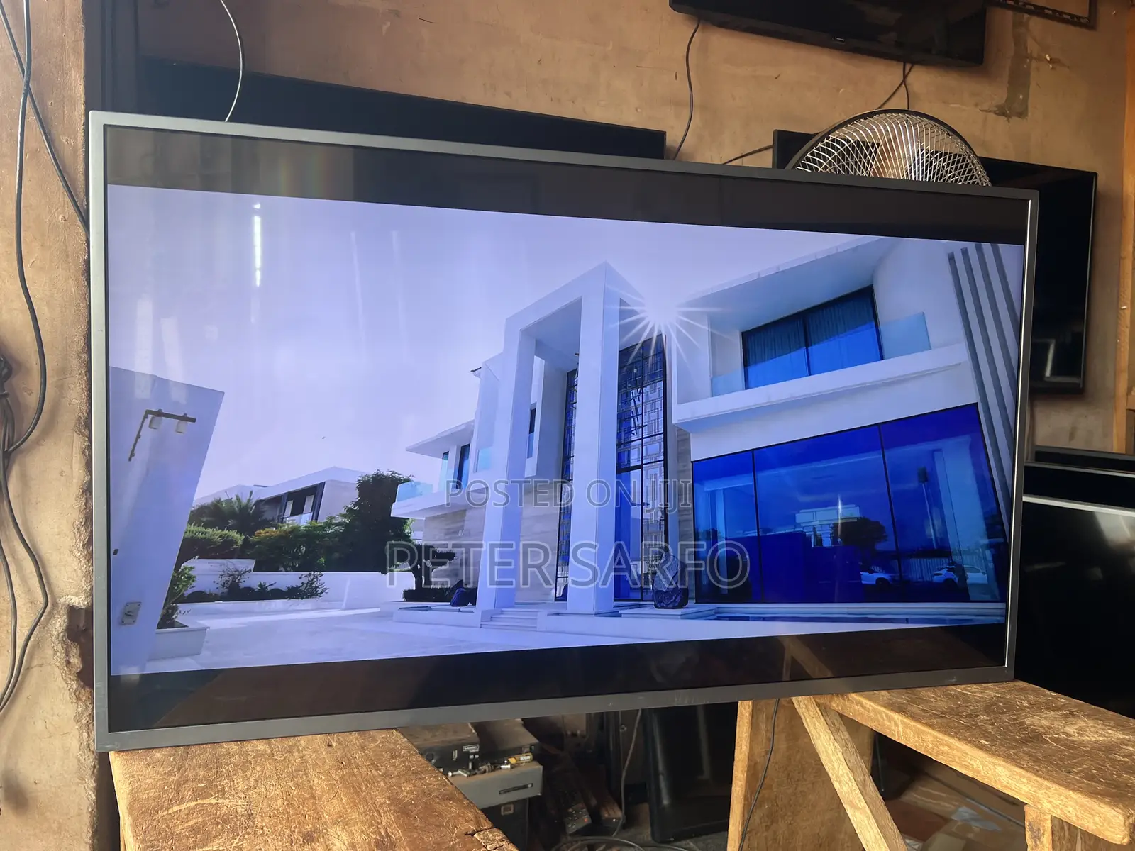 Philips Ultra Slim Tv (43)