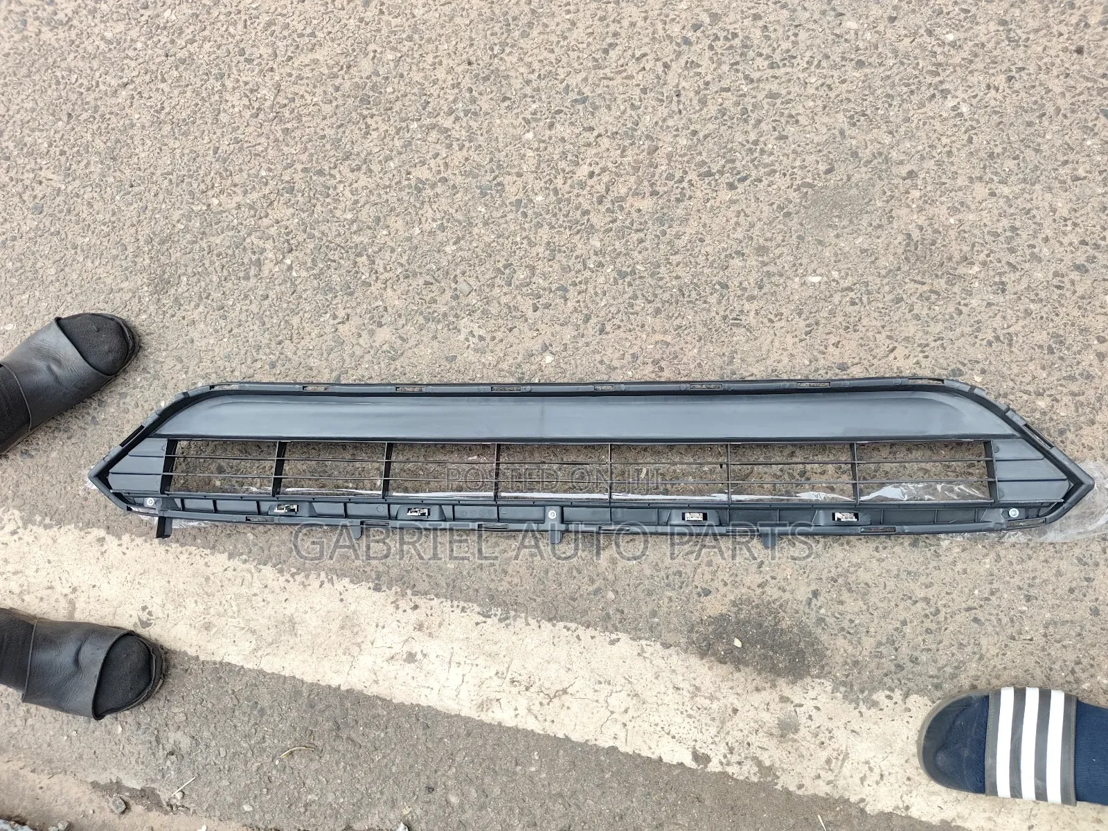 Toyota Highlander 2012 Lower Bumper Grill