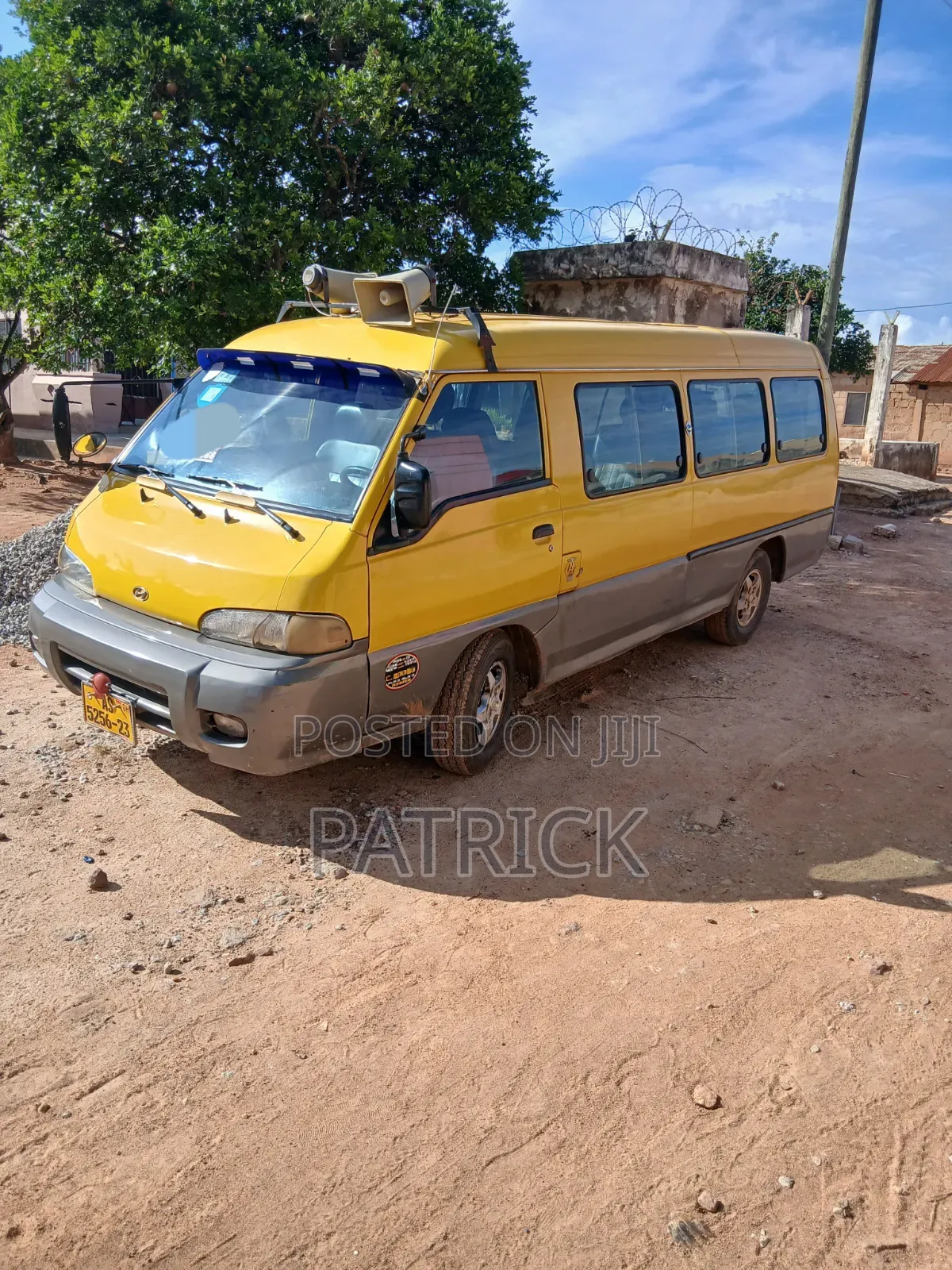 Hyundai H-100 2002 Yellow