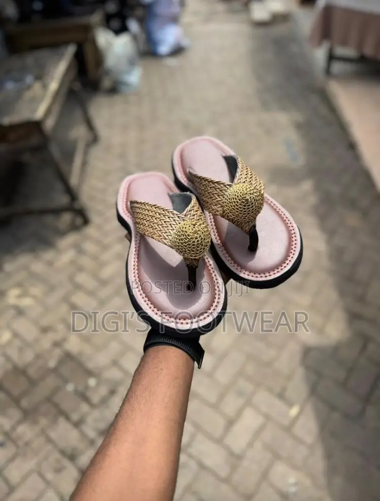 Brown Mat Material Leather Chawchaw/ Ahenema Slippers