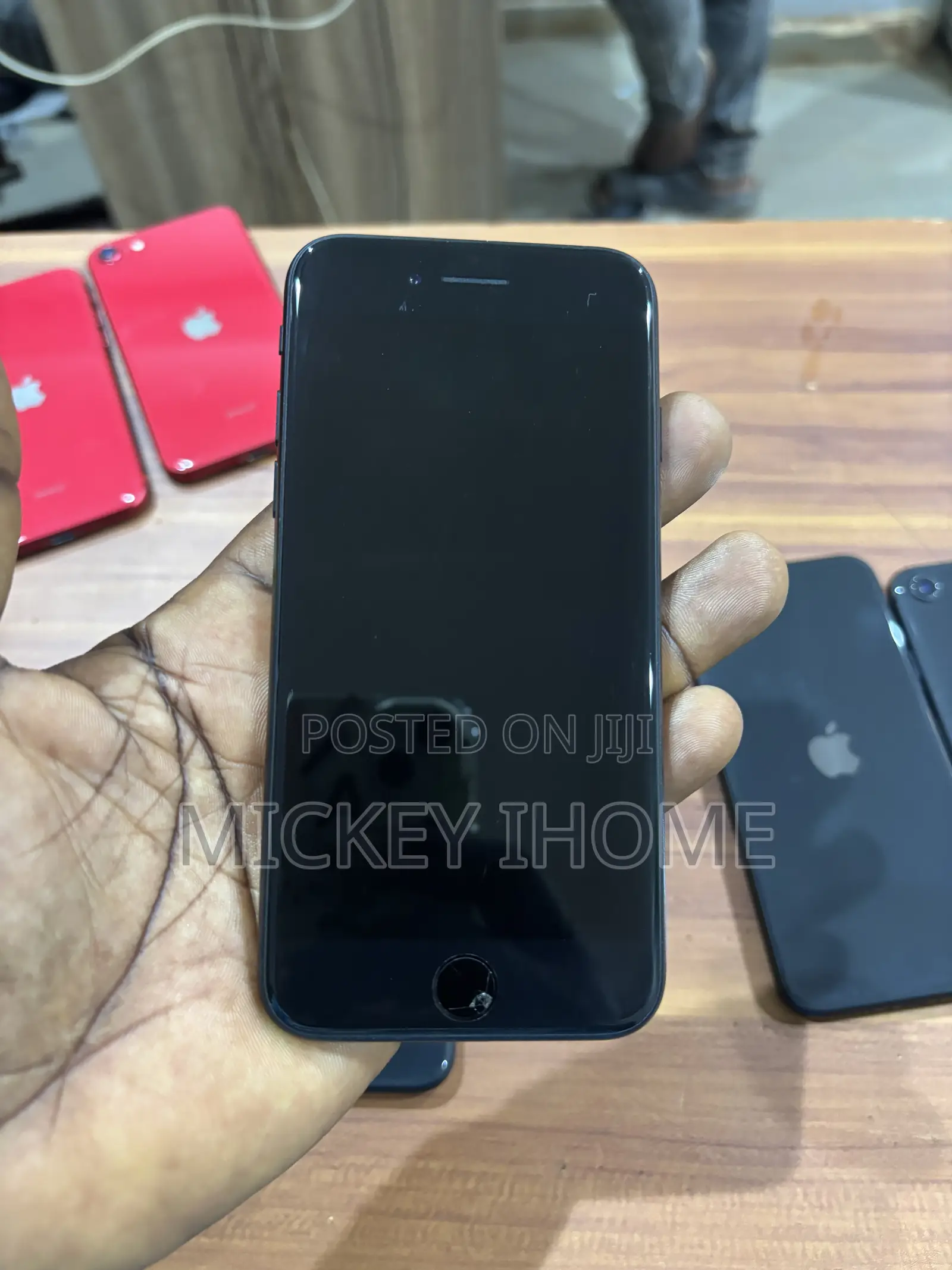 Apple iPhone SE (2020) 64 GB Black