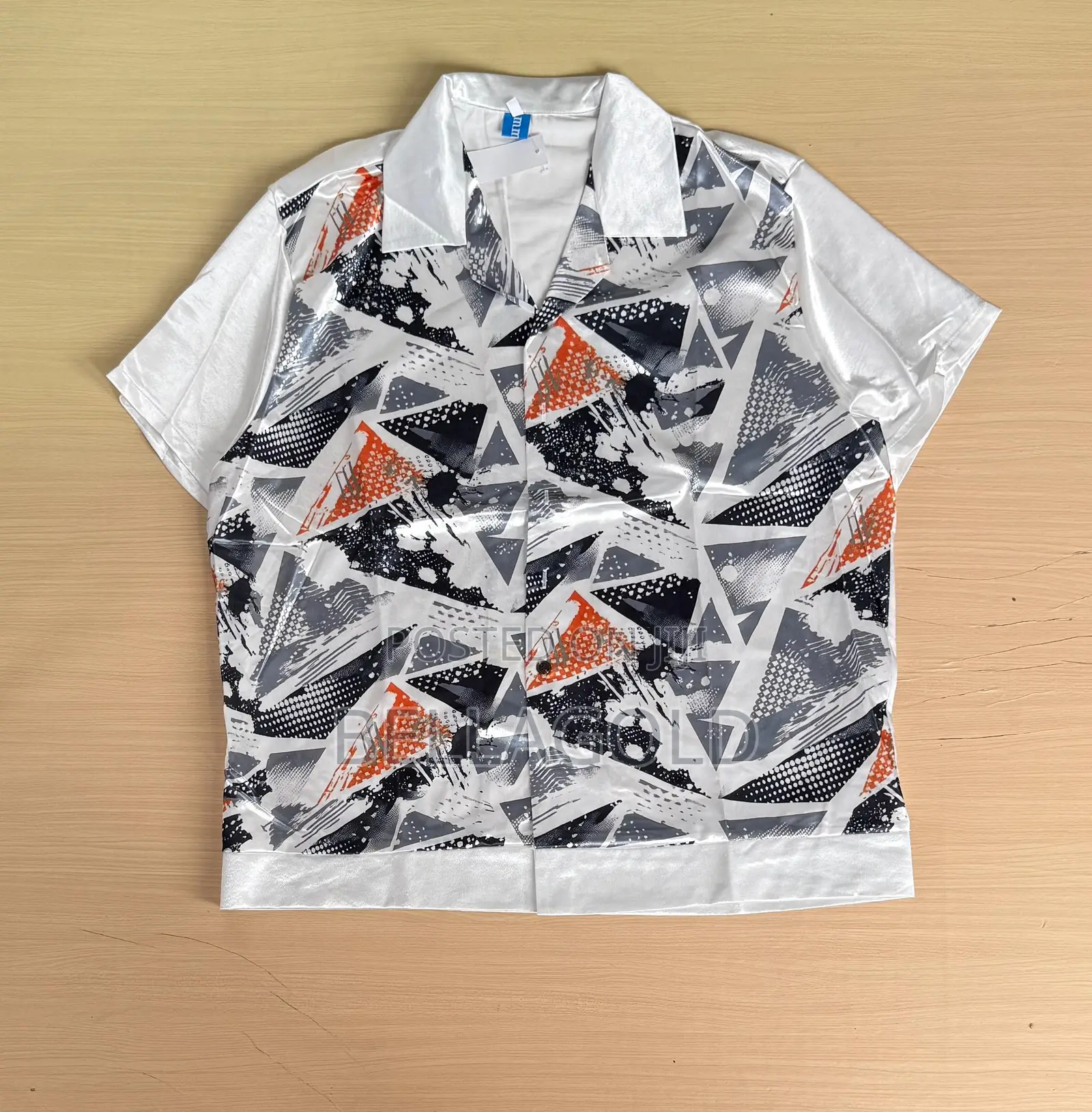 Heavy Men’S Satin Short-Sleeve Button-Up Shirt.