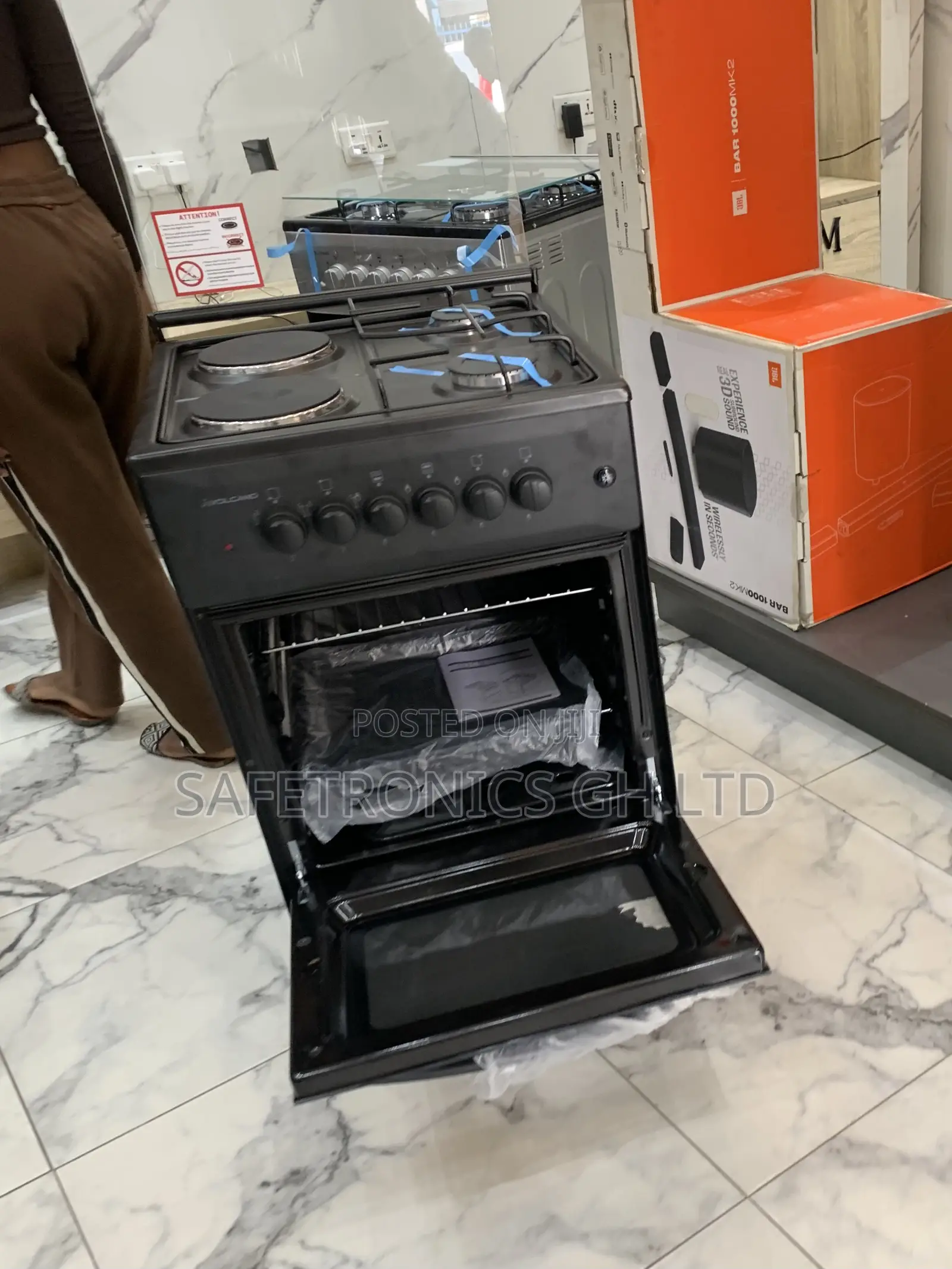 Secure Black Volcano 2 Gas and 2 Electric Stove
