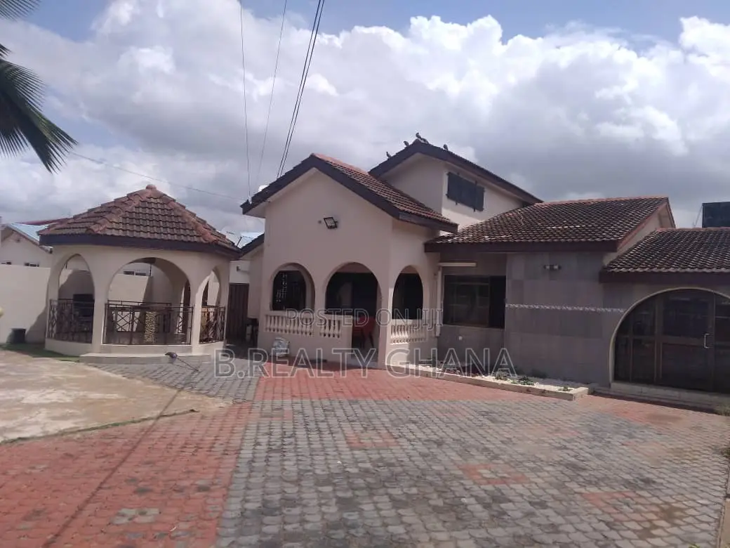 5bdrm House in Grada Estate, Spintex for rent