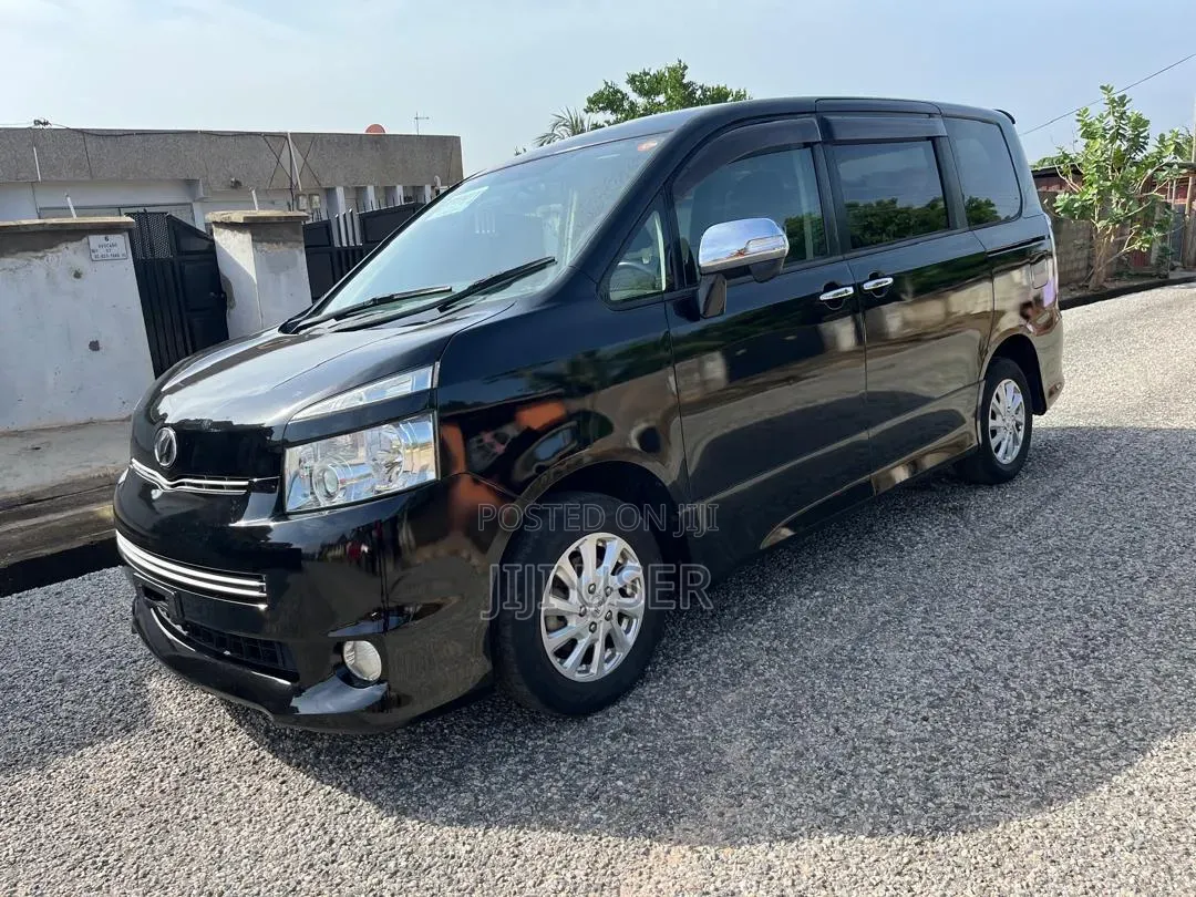 Toyota Voxy 2011 Black