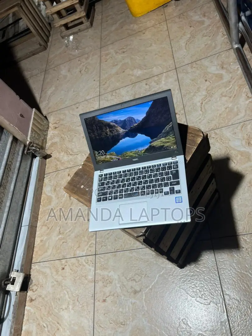 Laptop Lenovo 100e 8GB Intel Core i5 SSD 256GB