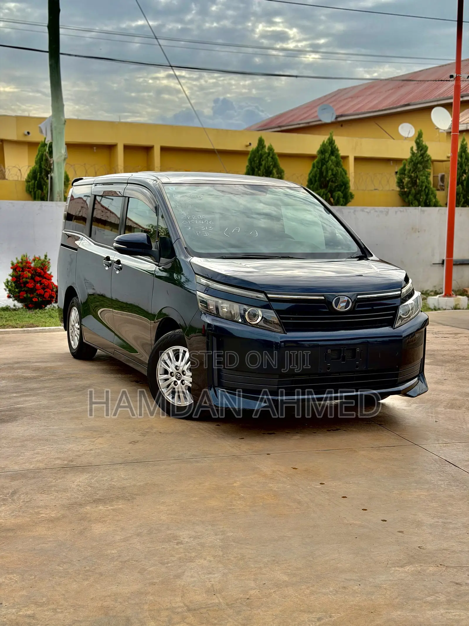 Toyota Voxy 2015 Blue