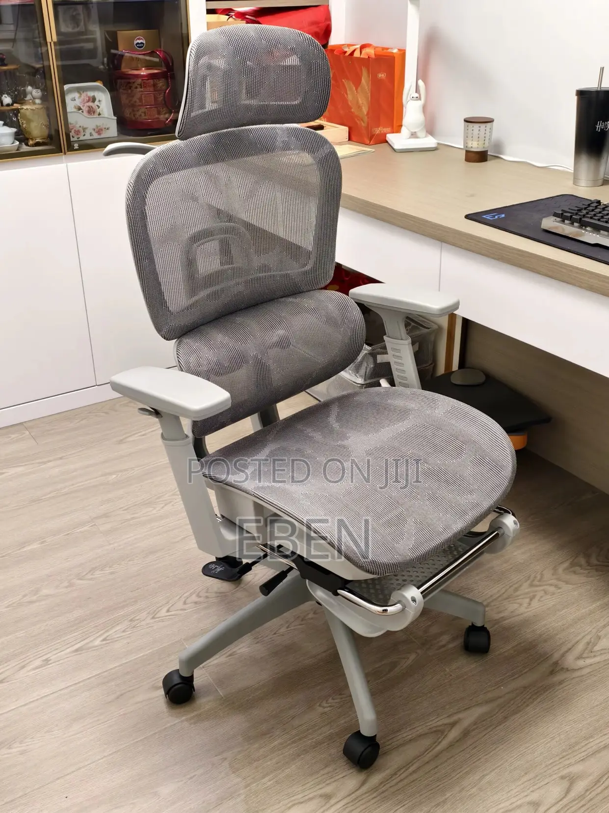 Ergonomic Swivel Office Chair With Adjustable Height Seat