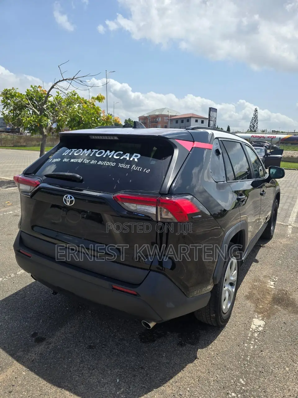 Toyota RAV4 XLE 2021 Black