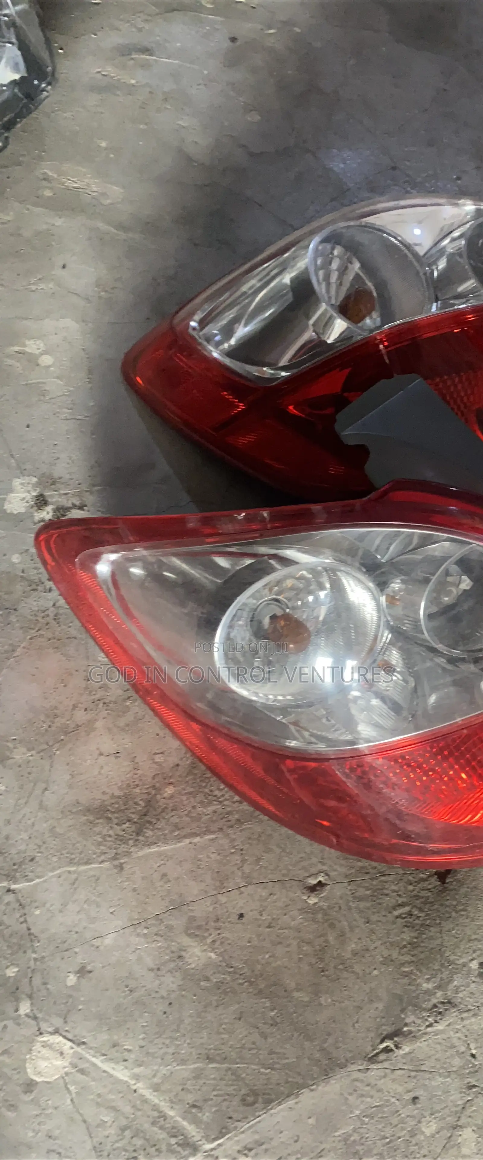 Toyota Matrix 2009- 2015 Tail Light Pair