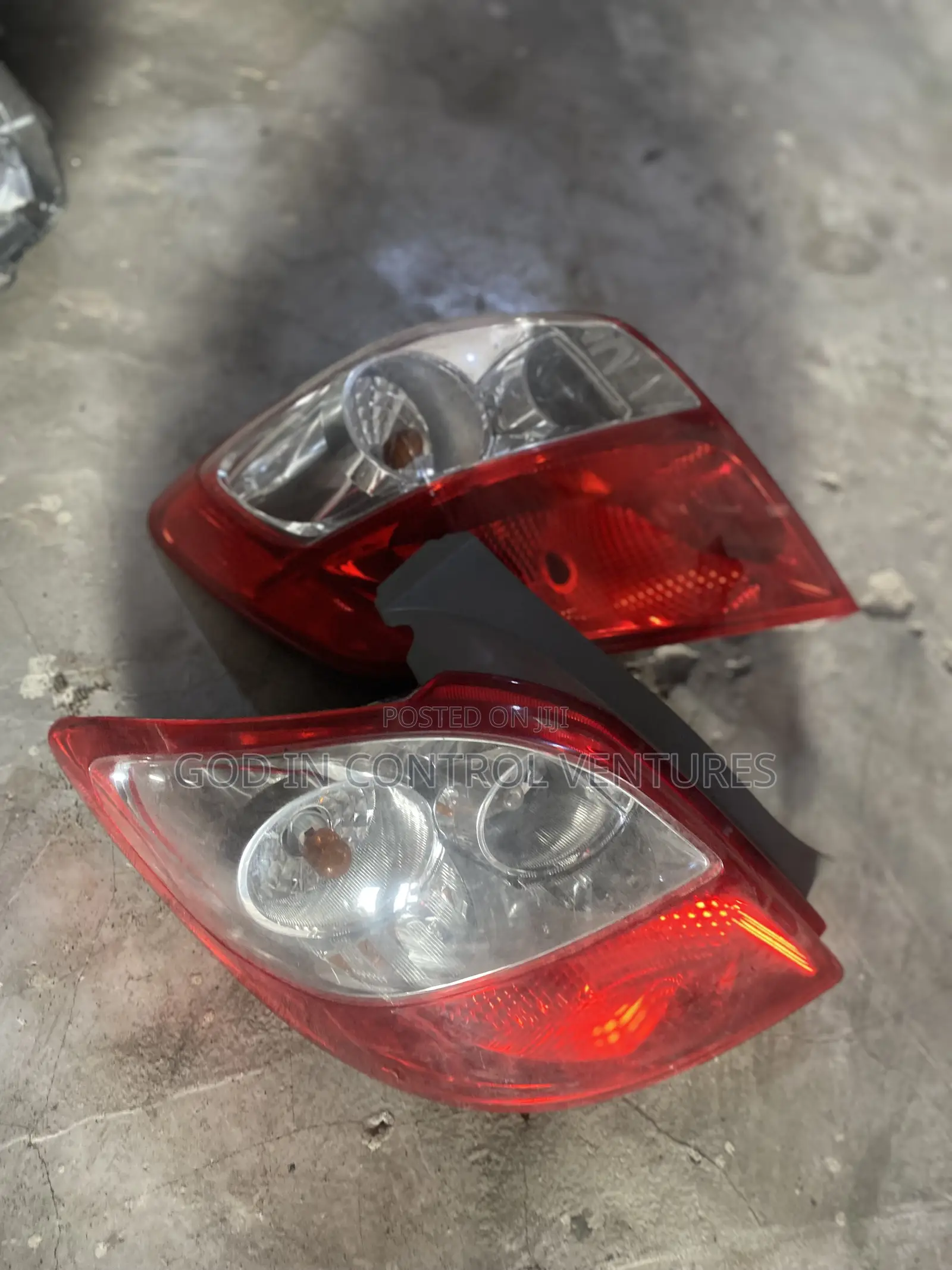 Toyota Matrix 2009- 2015 Tail Light Pair