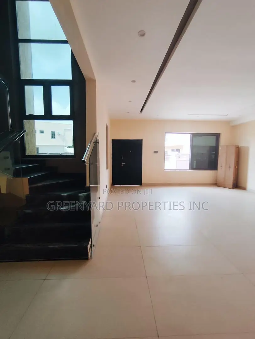 4bdrm House in A&C, East Legon for rent