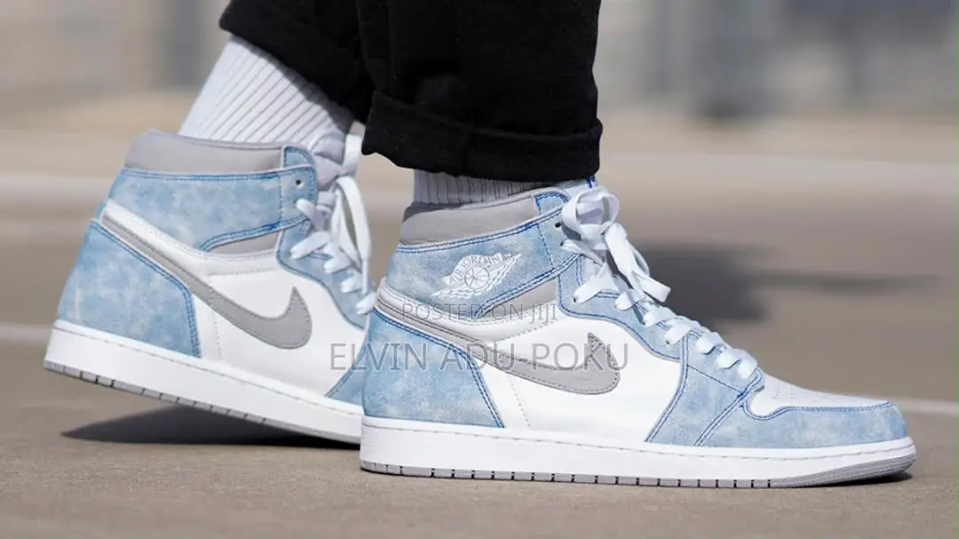 Air Jordan 1 Retro High Og "Hyper Royal" Sneakers