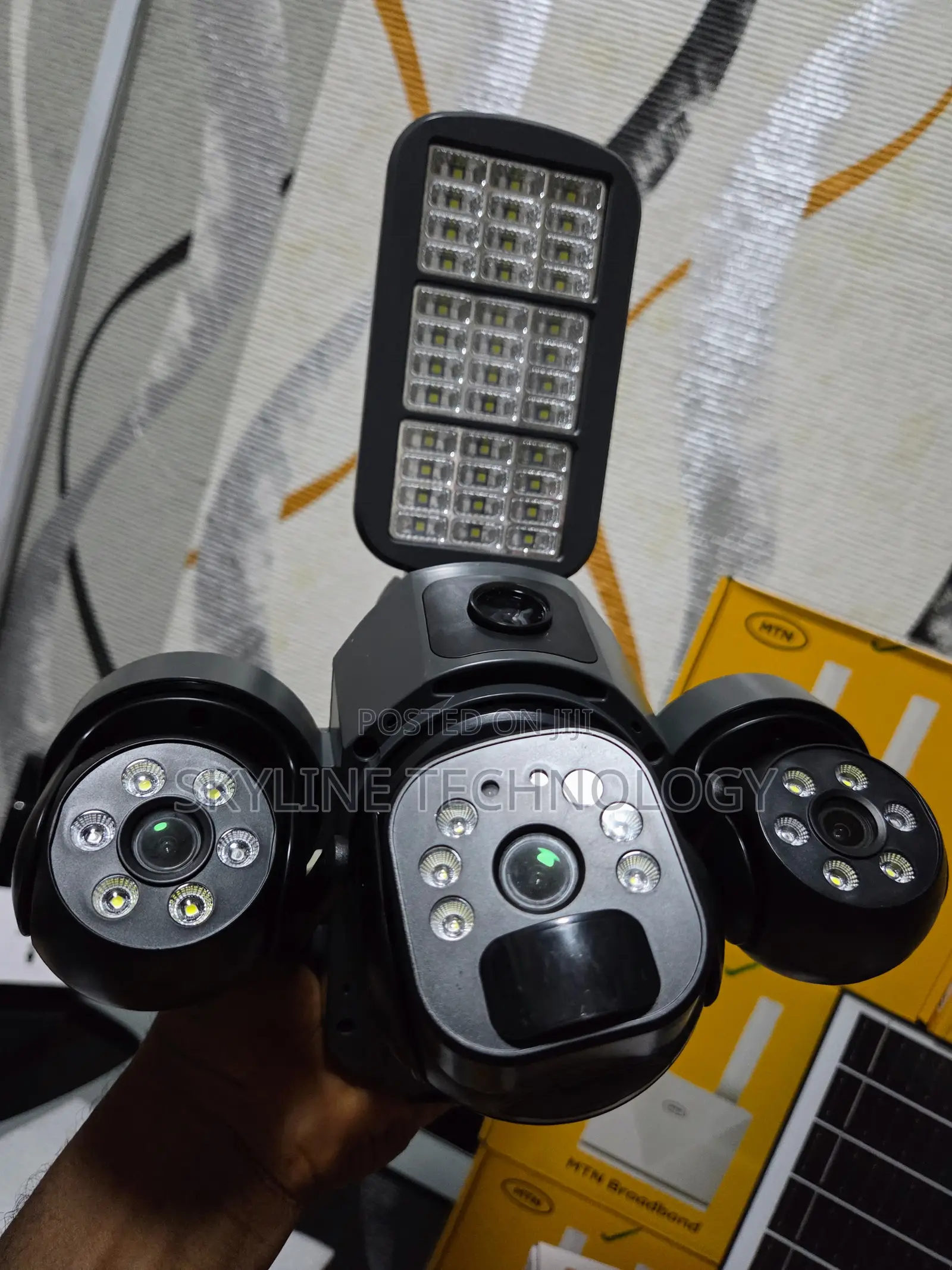 Clear 4g High Resolution Solar 3 Lens With Street Lights CCTV Camera