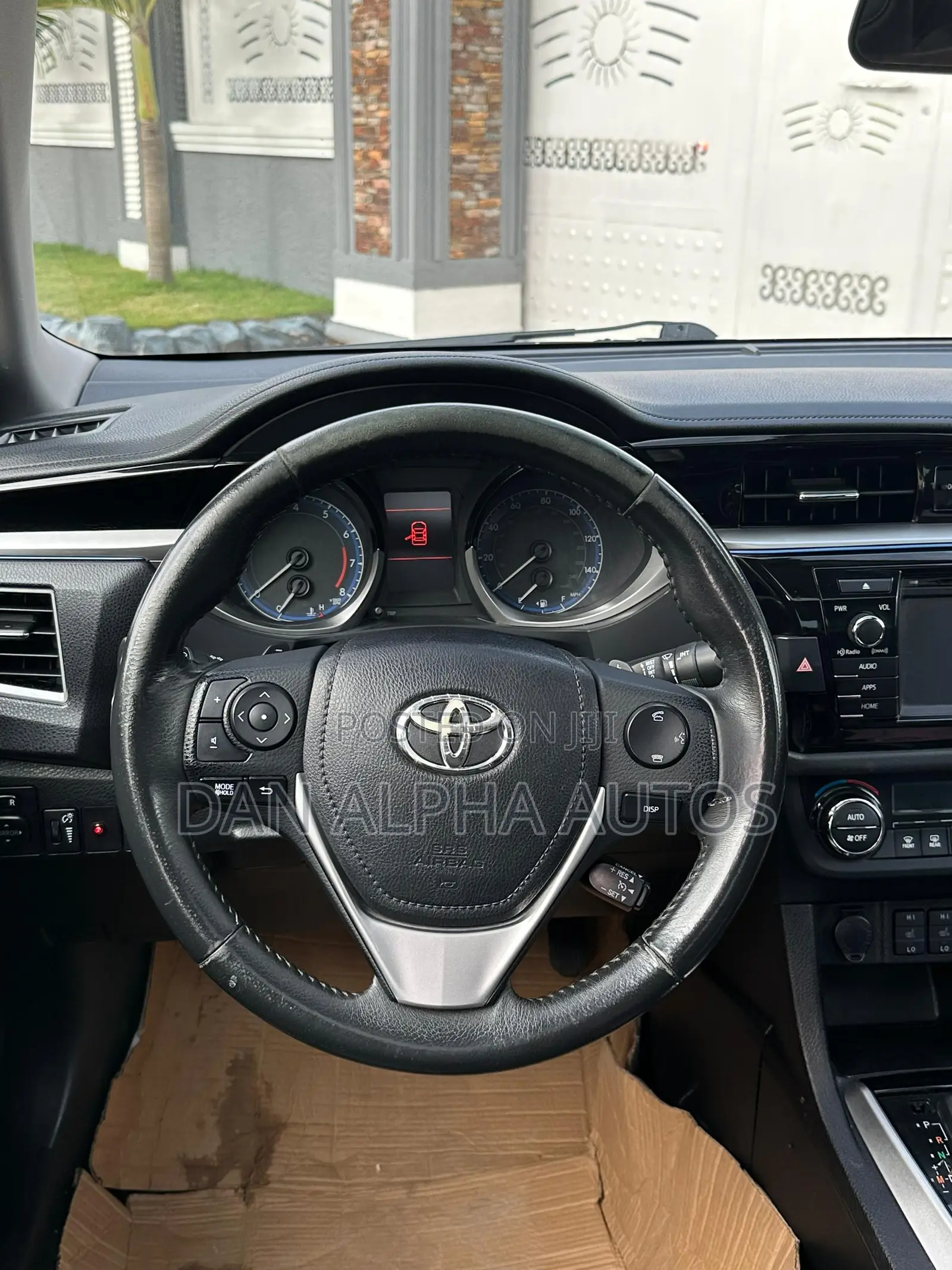 Toyota Corolla S 4dr Sedan (1.8L 4cyl CVT) 2016 White