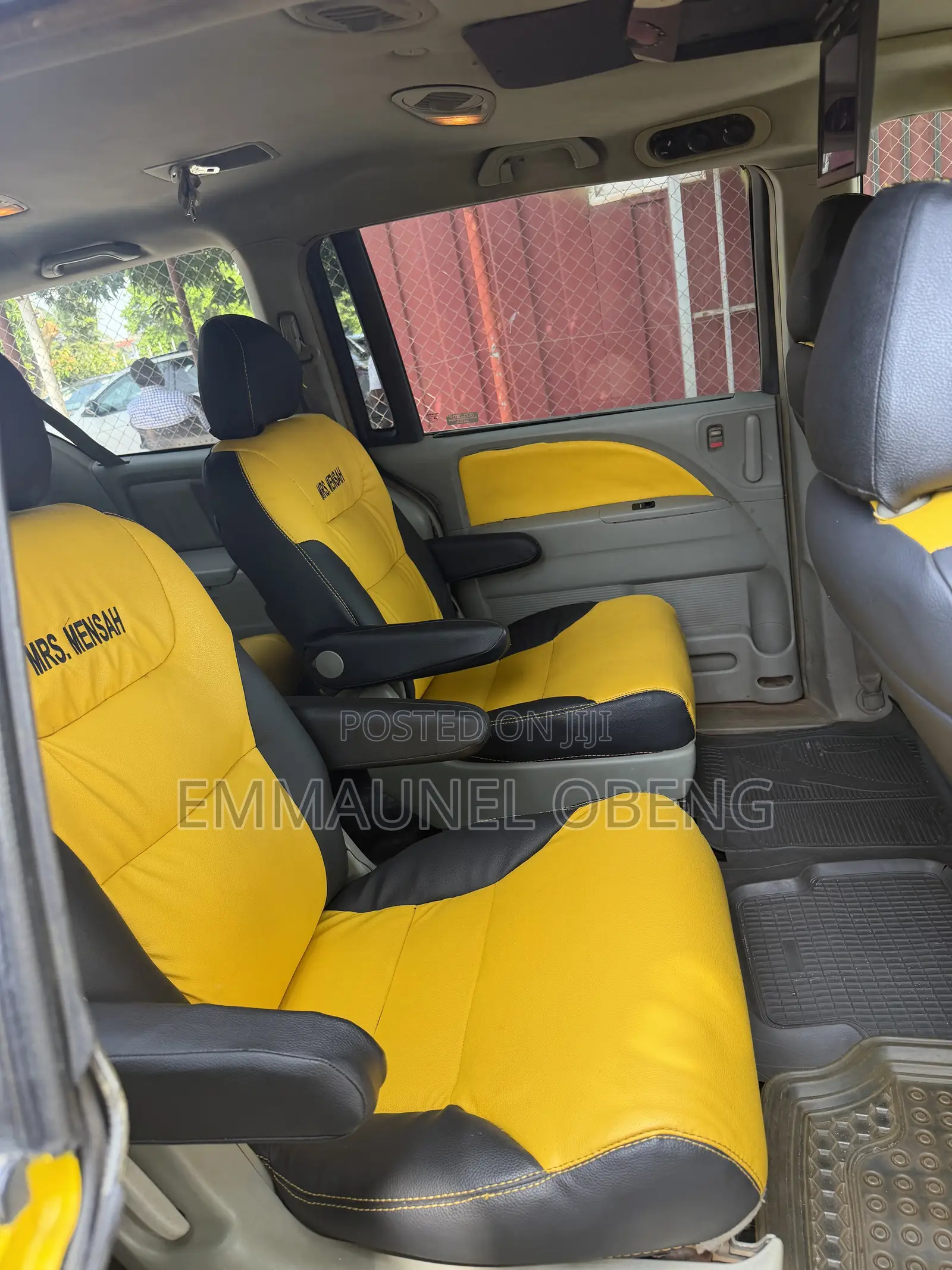 Honda Odyssey 2010 Yellow