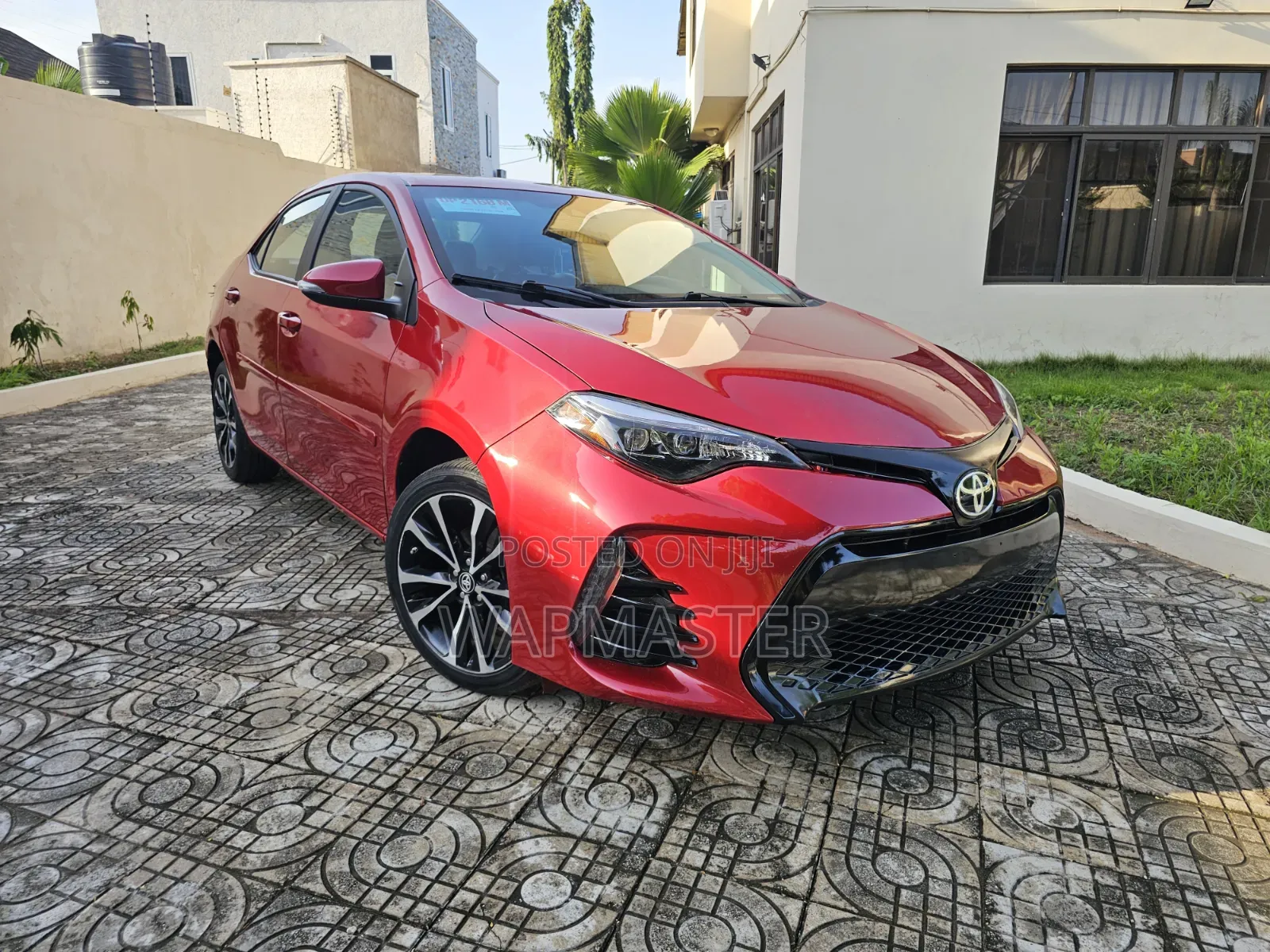 Toyota Corolla SE (1.8L 4cyl 6M) 2018 Red
