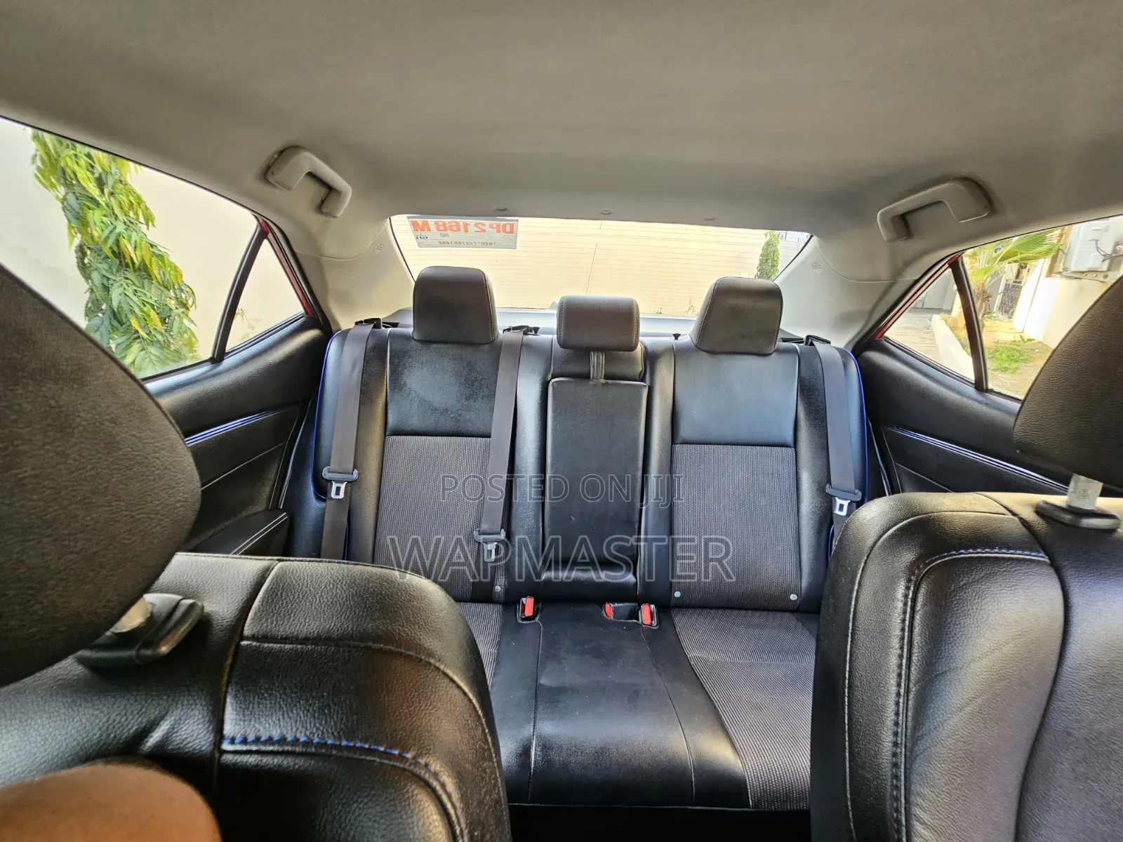 Toyota Corolla SE (1.8L 4cyl 6M) 2018 Red