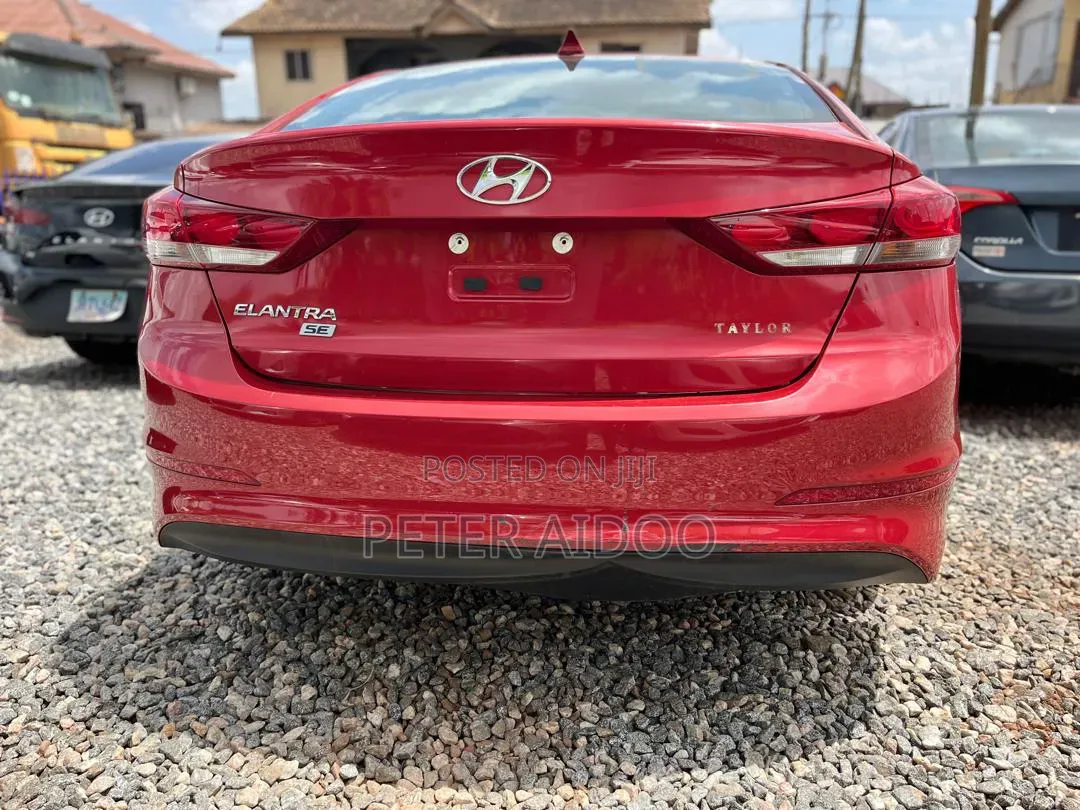 Hyundai Elantra 2018 Red