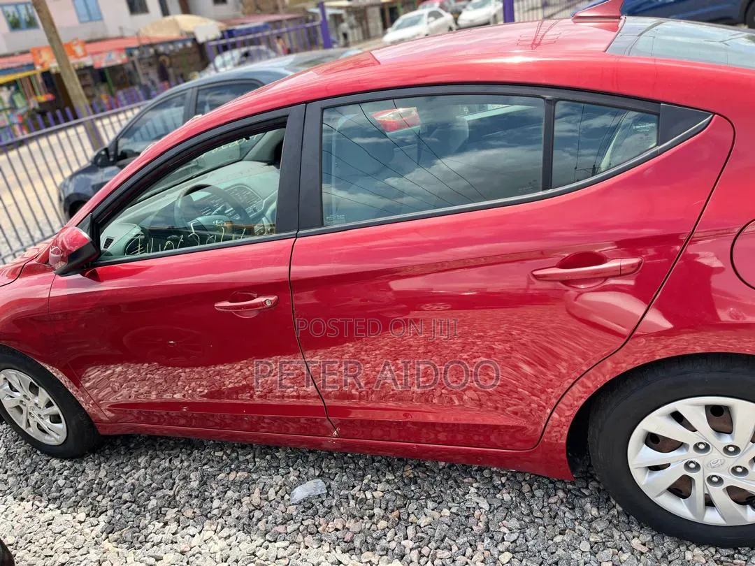 Hyundai Elantra 2018 Red