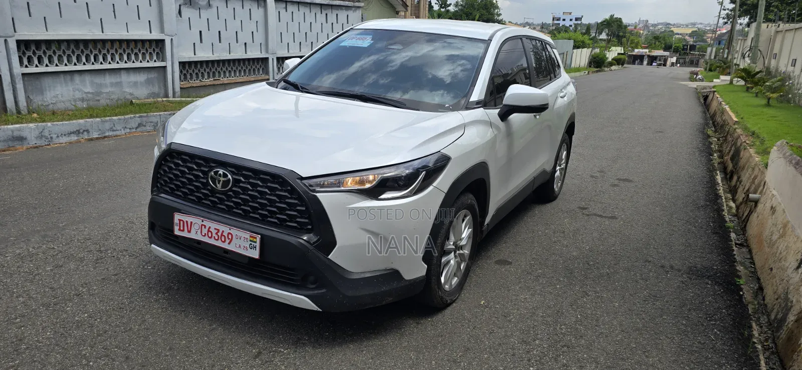 Toyota Corolla Cross LE AWD 2023 White