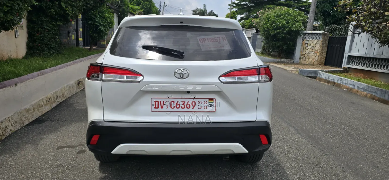 Toyota Corolla Cross LE AWD 2023 White