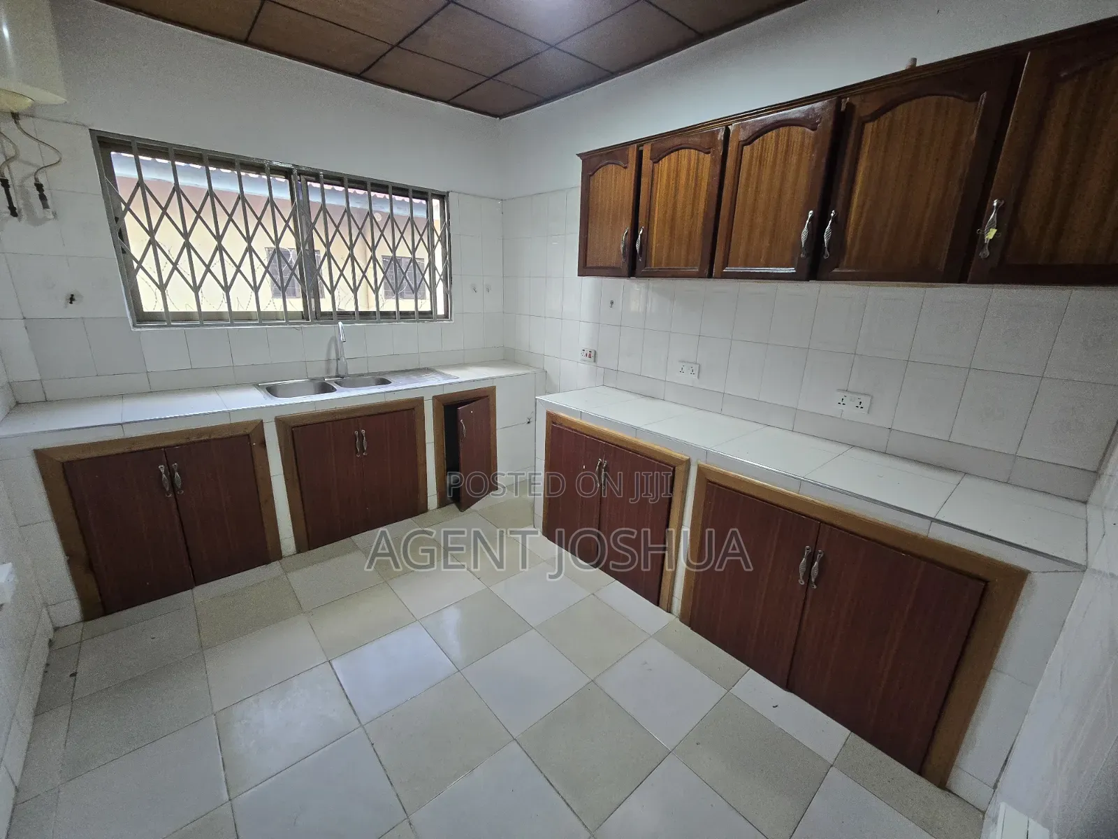 3bdrm House in Spintex Road for rent