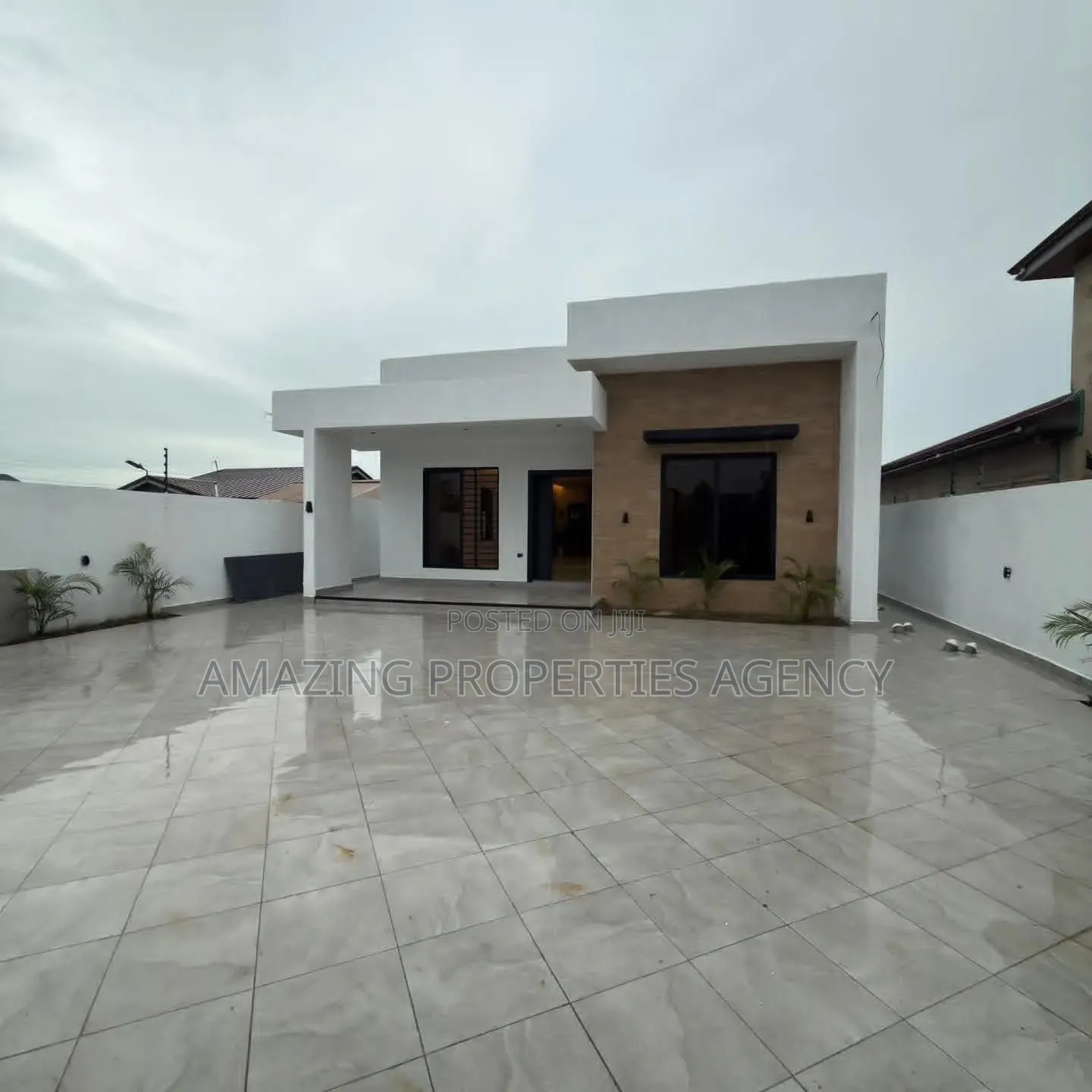 3bdrm House in Lake Side Estate for sale