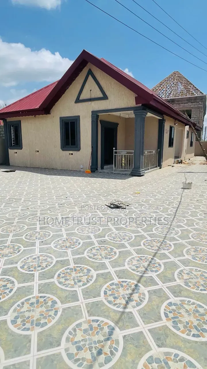 3bdrm House in Ablekuma Peace, Manhean for sale
