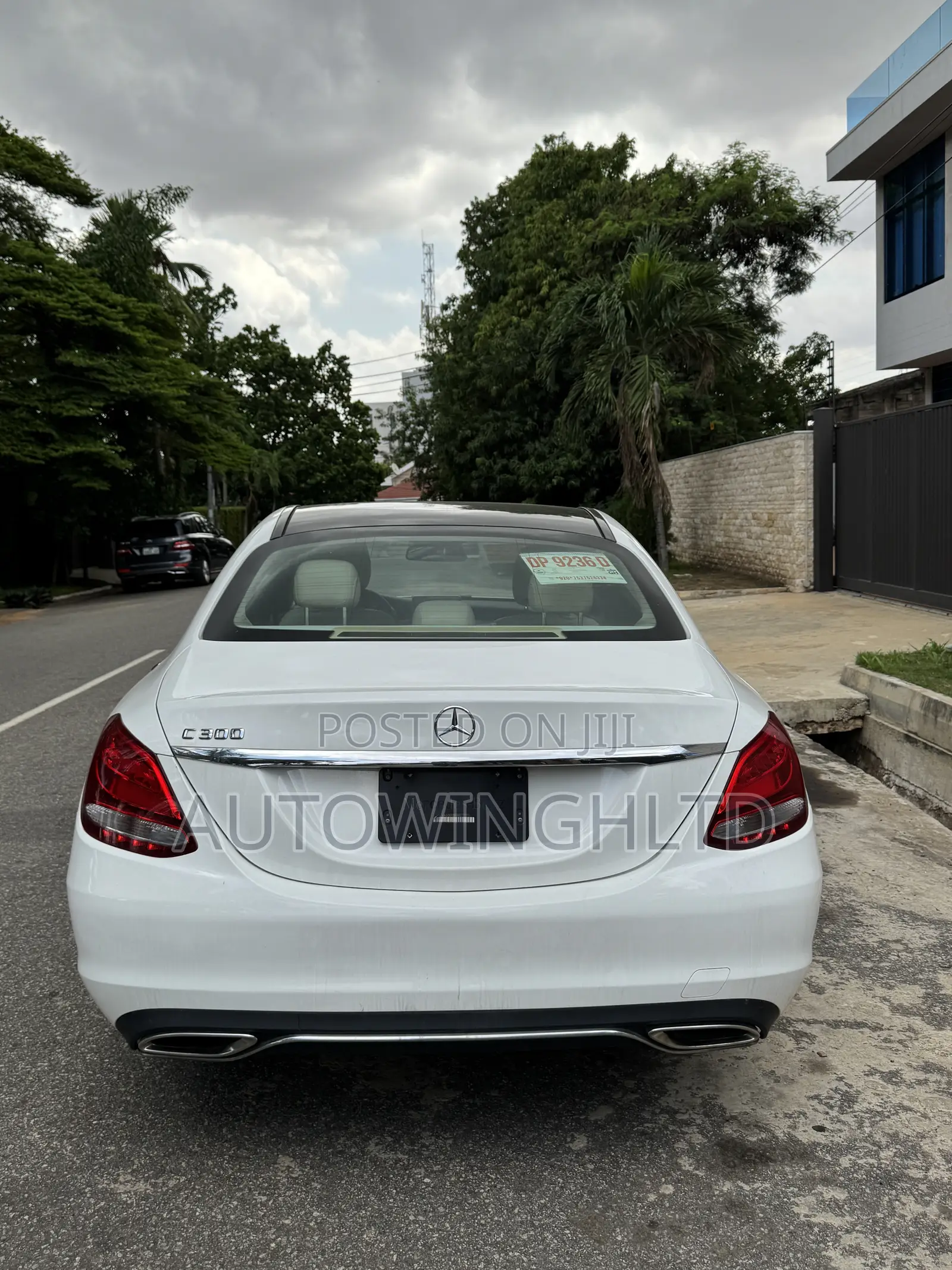 Mercedes-Benz C300 Luxury 4dr RWD Sedan (2.0L 4cyl 7A) 2015 White