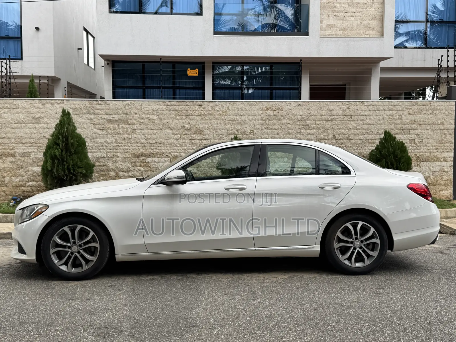 Mercedes-Benz C300 Luxury 4dr RWD Sedan (2.0L 4cyl 7A) 2015 White