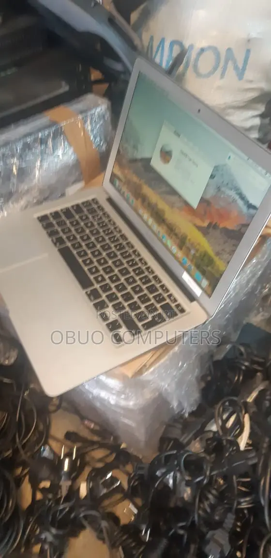 Laptop Apple MacBook Air 8GB Intel SSD 256GB