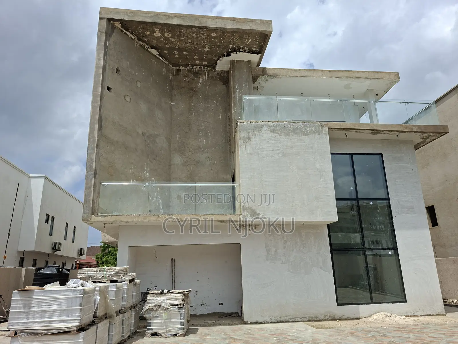 Furnished 5bdrm Duplex in Boundary Road Area for sale