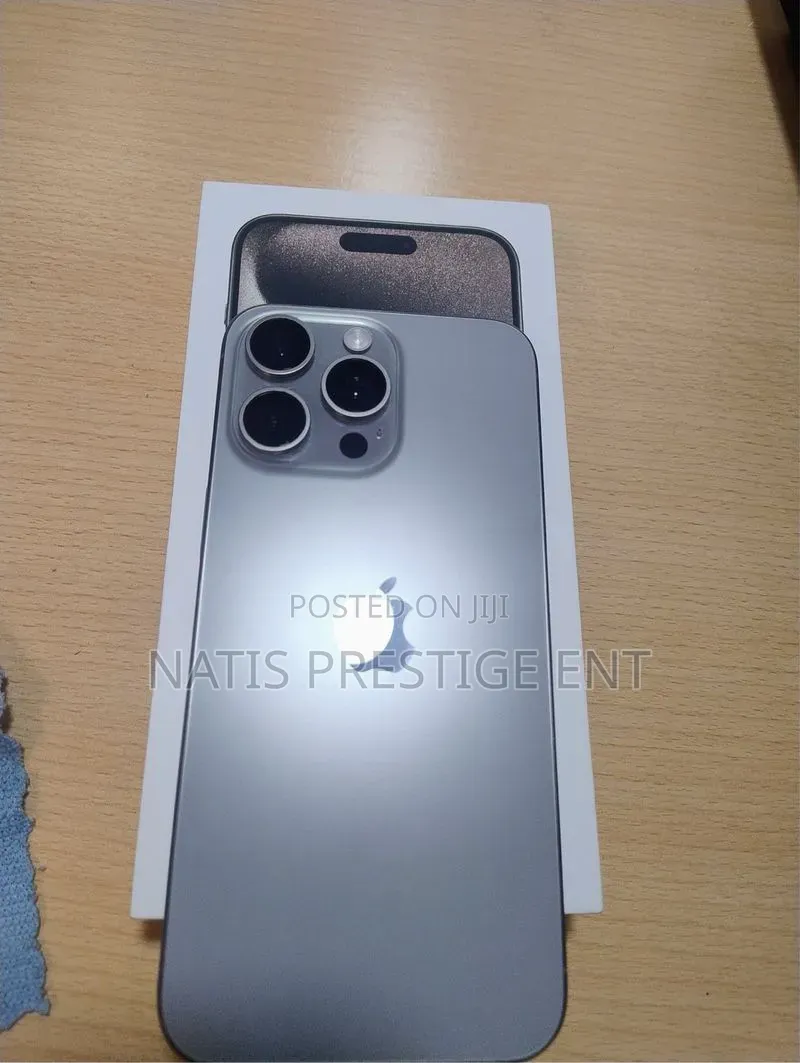 New Apple iPhone 15 Pro Max 256 GB Black