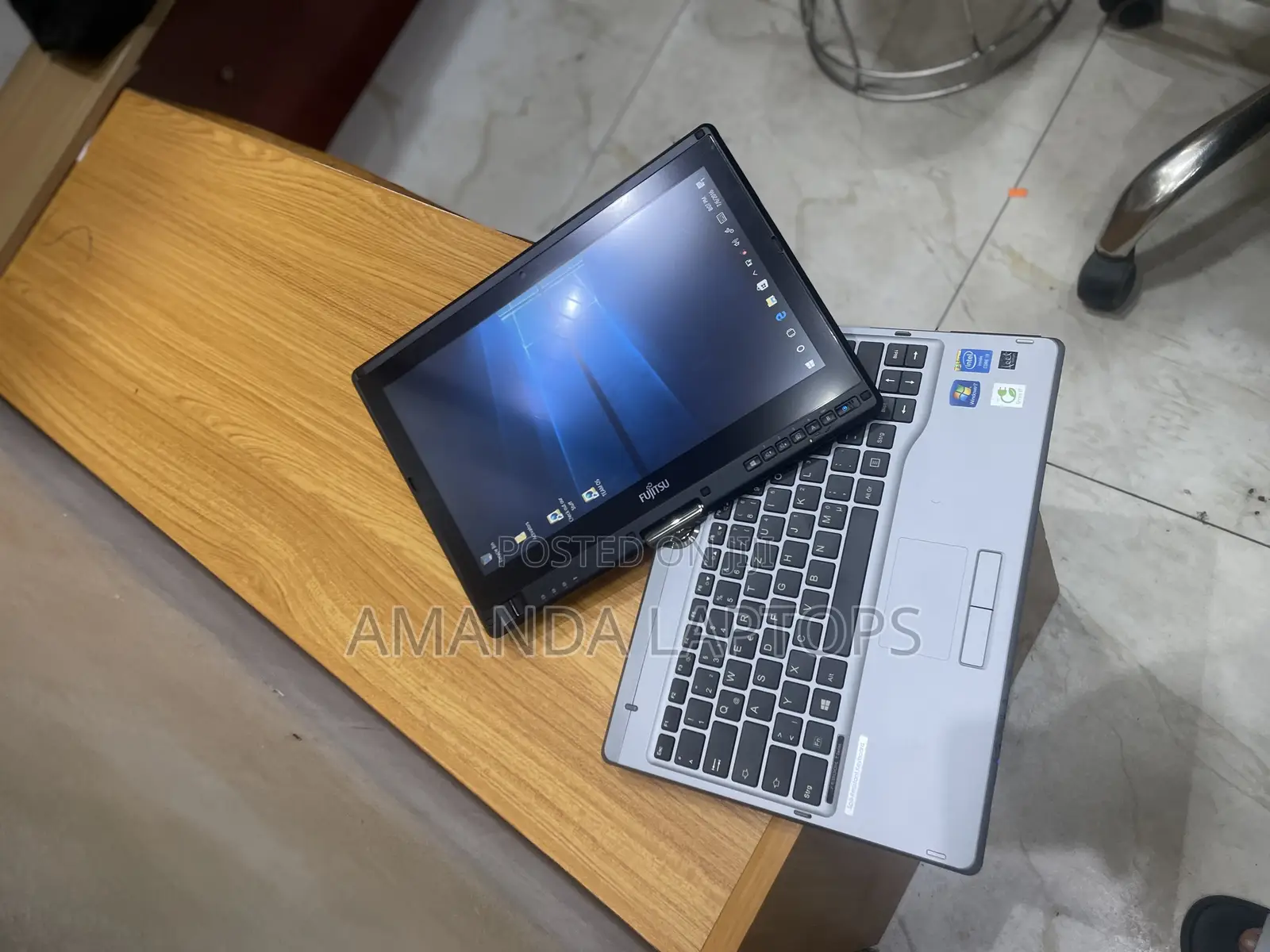 New Laptop Fujitsu Lifebook NH532 8GB Intel Core i5 HDD 320GB