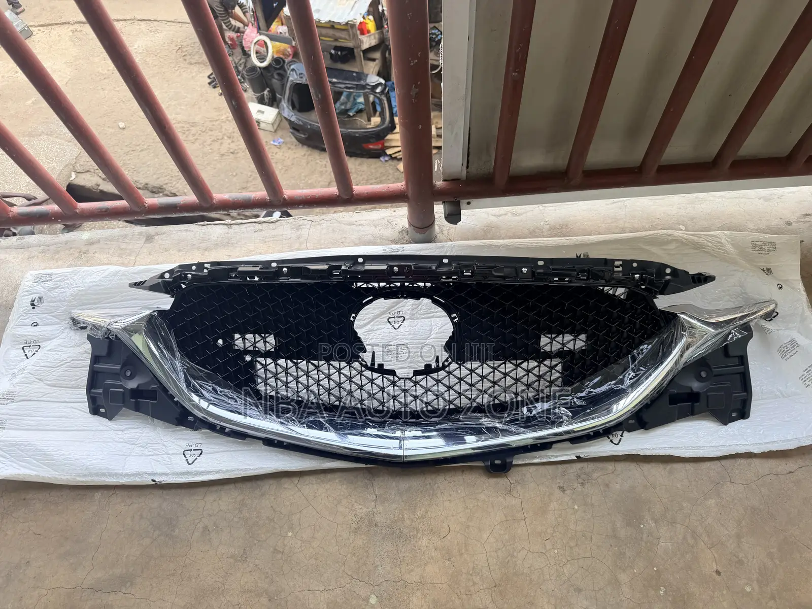 Mazda Cx Front Bumper Top Grille/ Shells