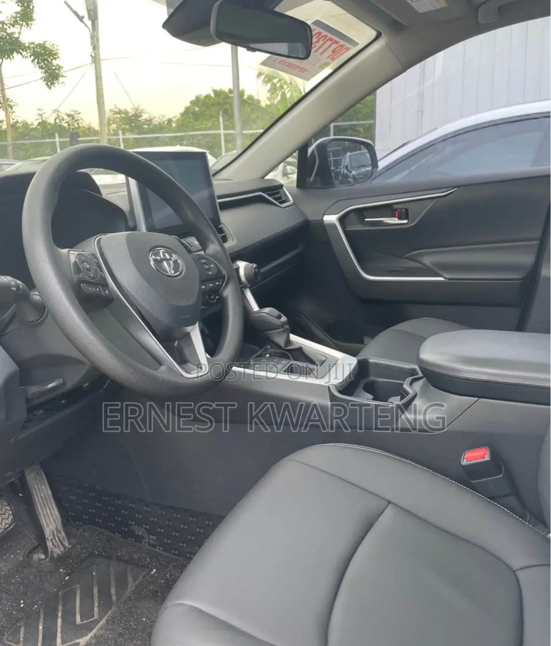 Toyota RAV4 XLE Premium 2021 White