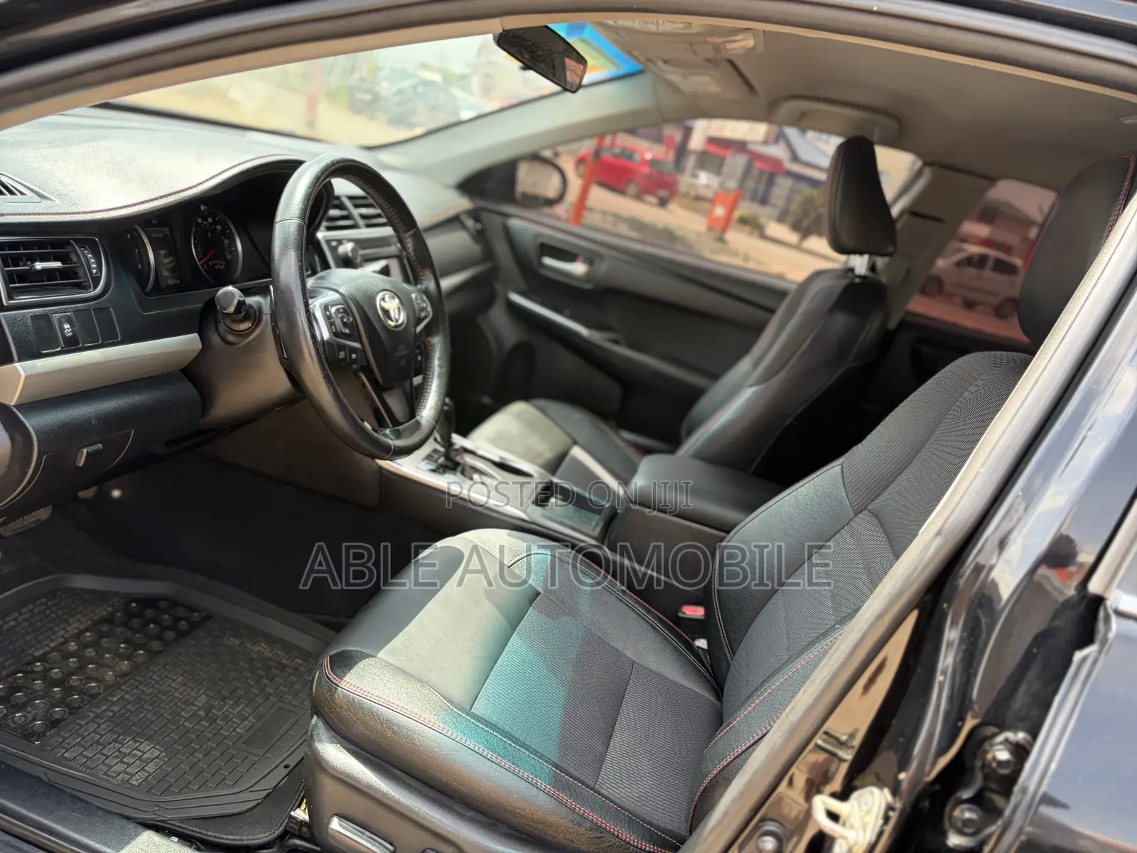 Toyota Camry SE 4dr Sedan (2.5L 4cyl 6A) 2017 Black