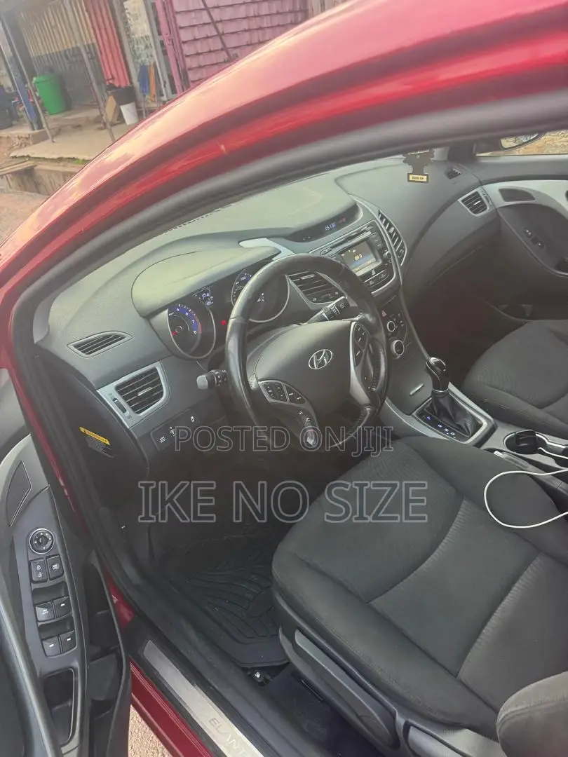 Hyundai Elantra 2015 Red