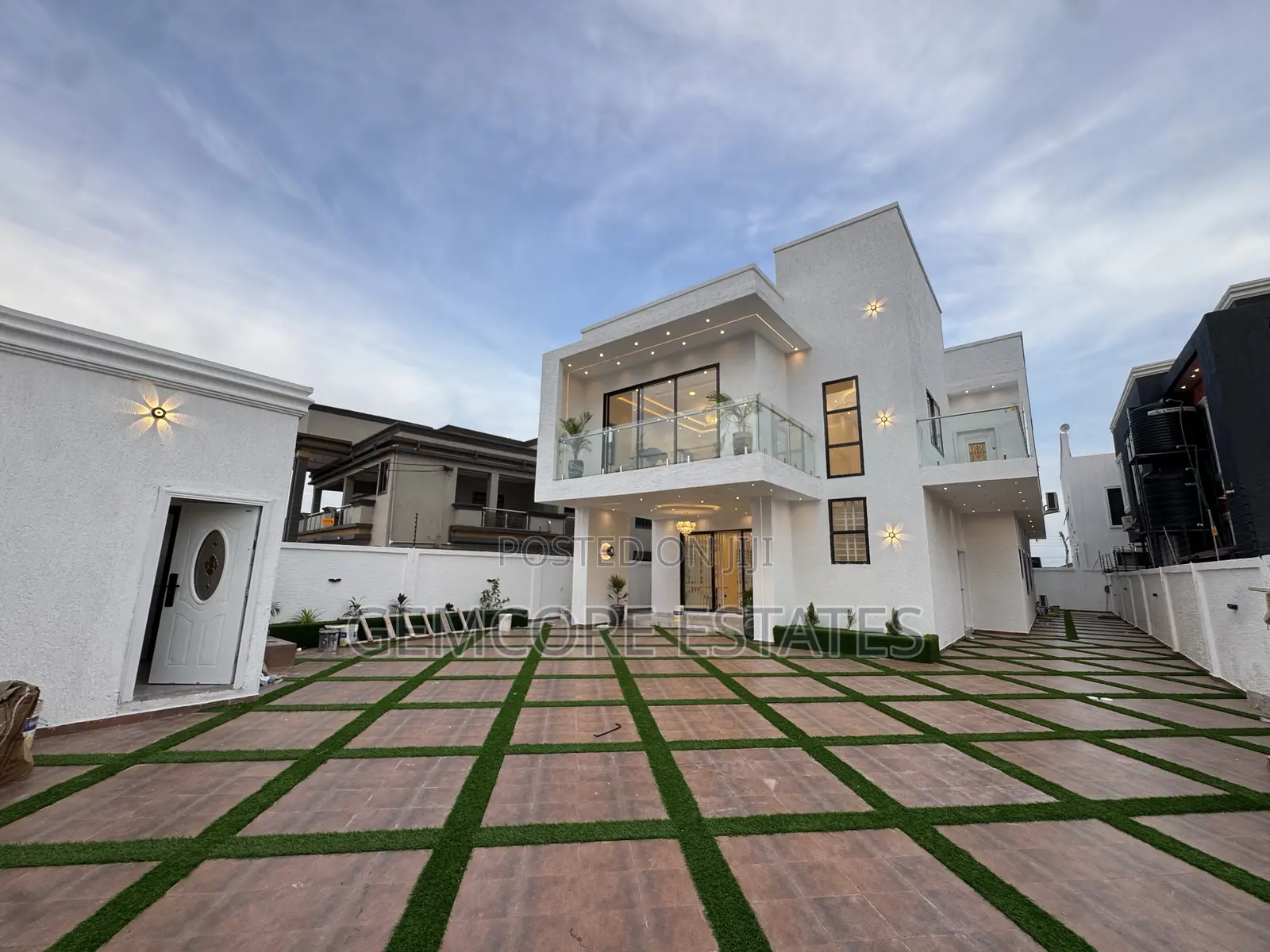 4bdrm House in Nanakrom, Ashaley Botwe for sale