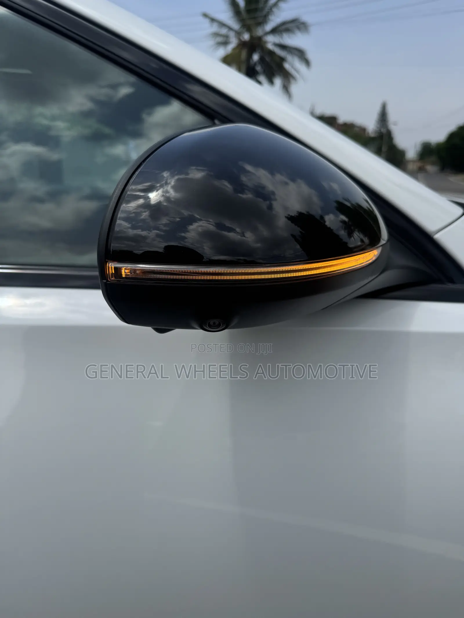 Mercedes-Benz C300 2023 White