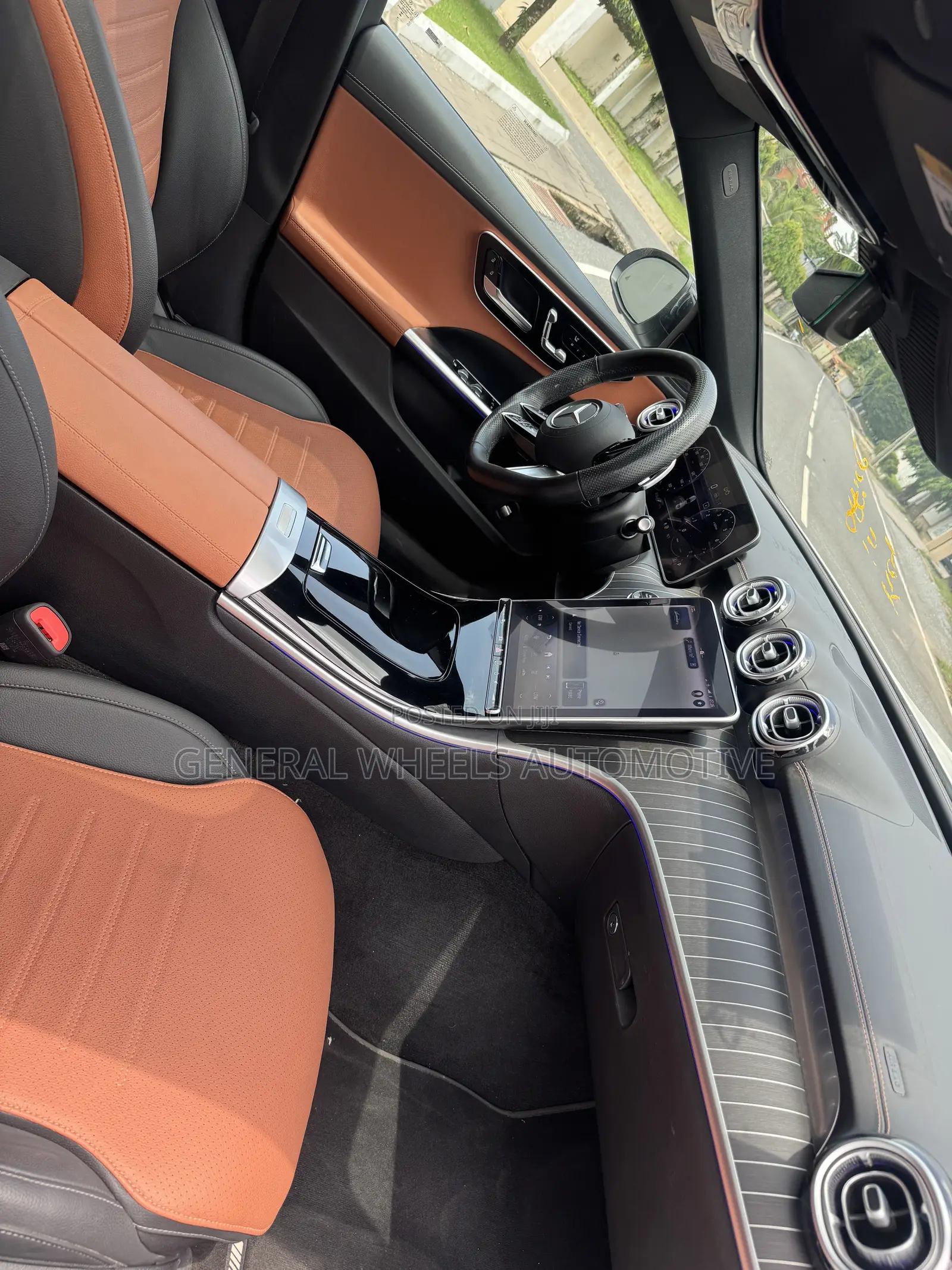 Mercedes-Benz C300 2023 White