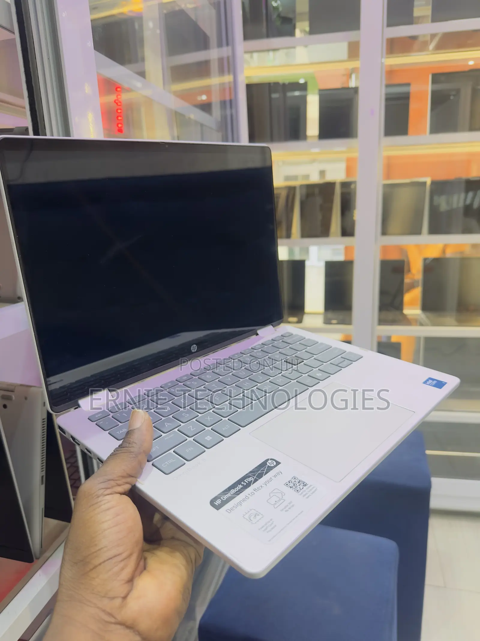 Laptop HP OmniBook 5 Flip 8GB Intel Core 5 SSD 512GB