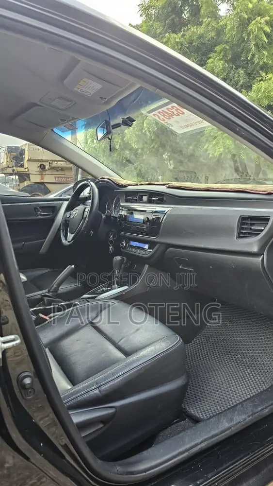Toyota Corolla XLE 4dr Sedan (1.8L 4cyl CVT) 2017 Black