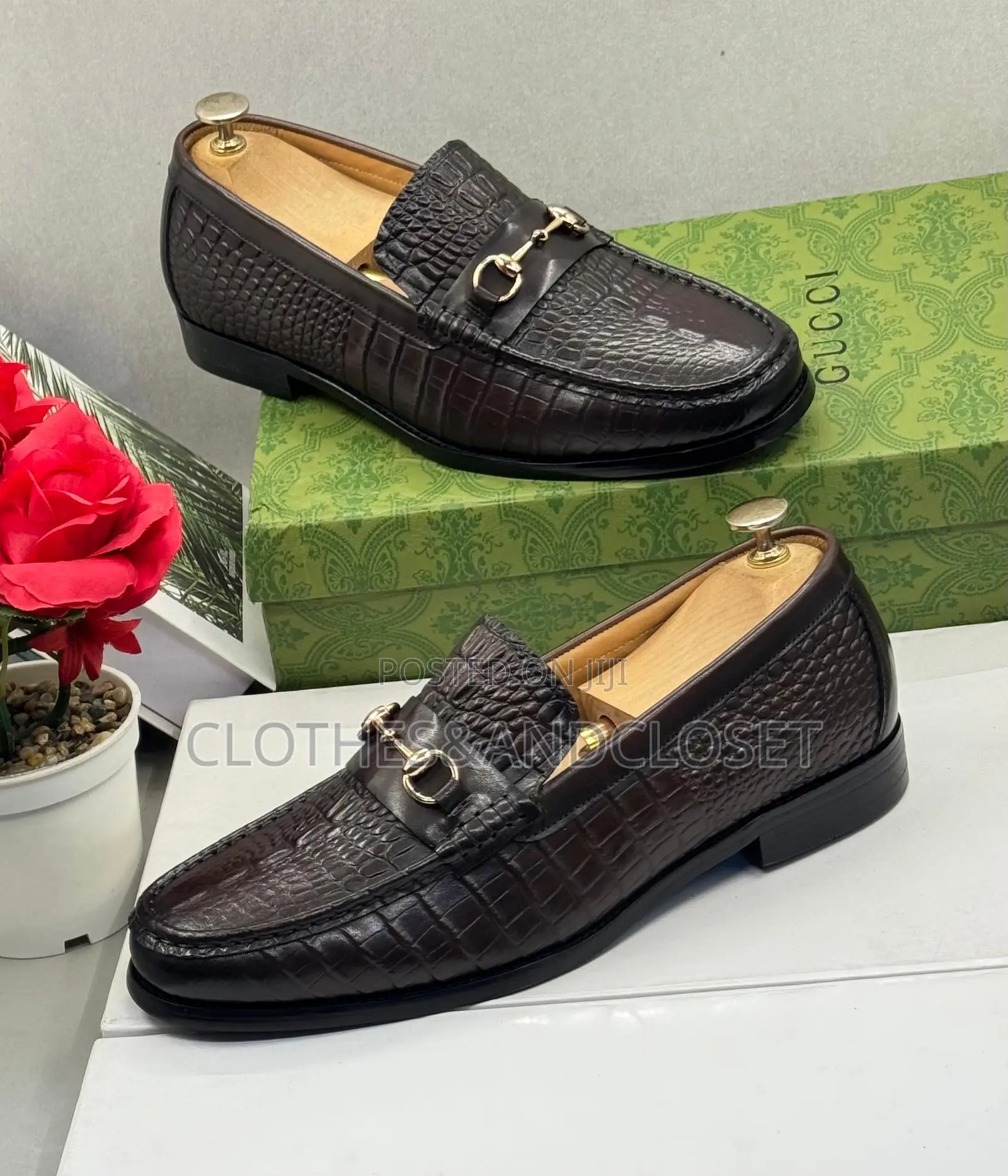 Brown Gucci Leather Loafers Featuring a Crocodile-Pattern Texture