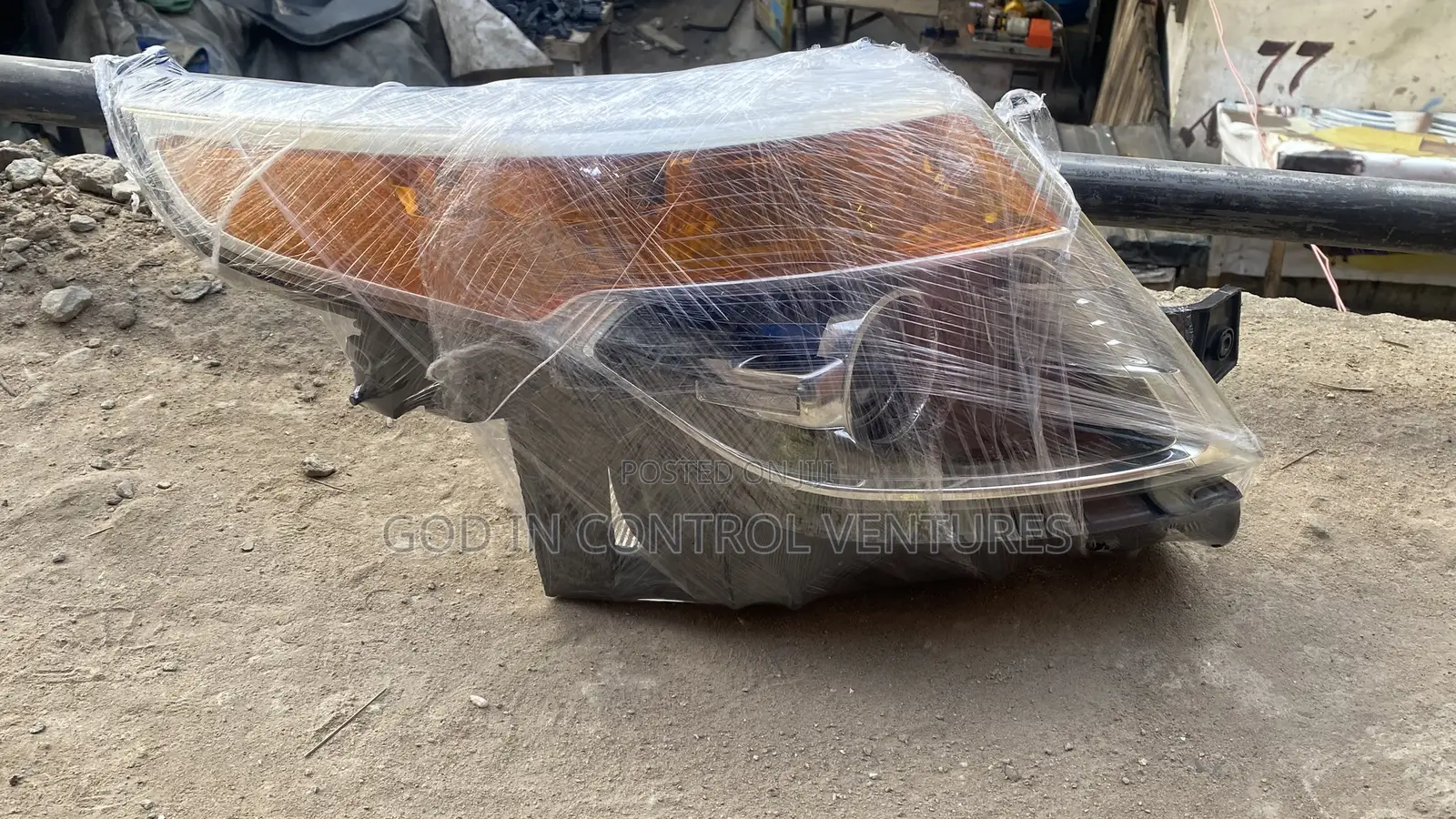 Ford Explorer 2012 Headlight Pair