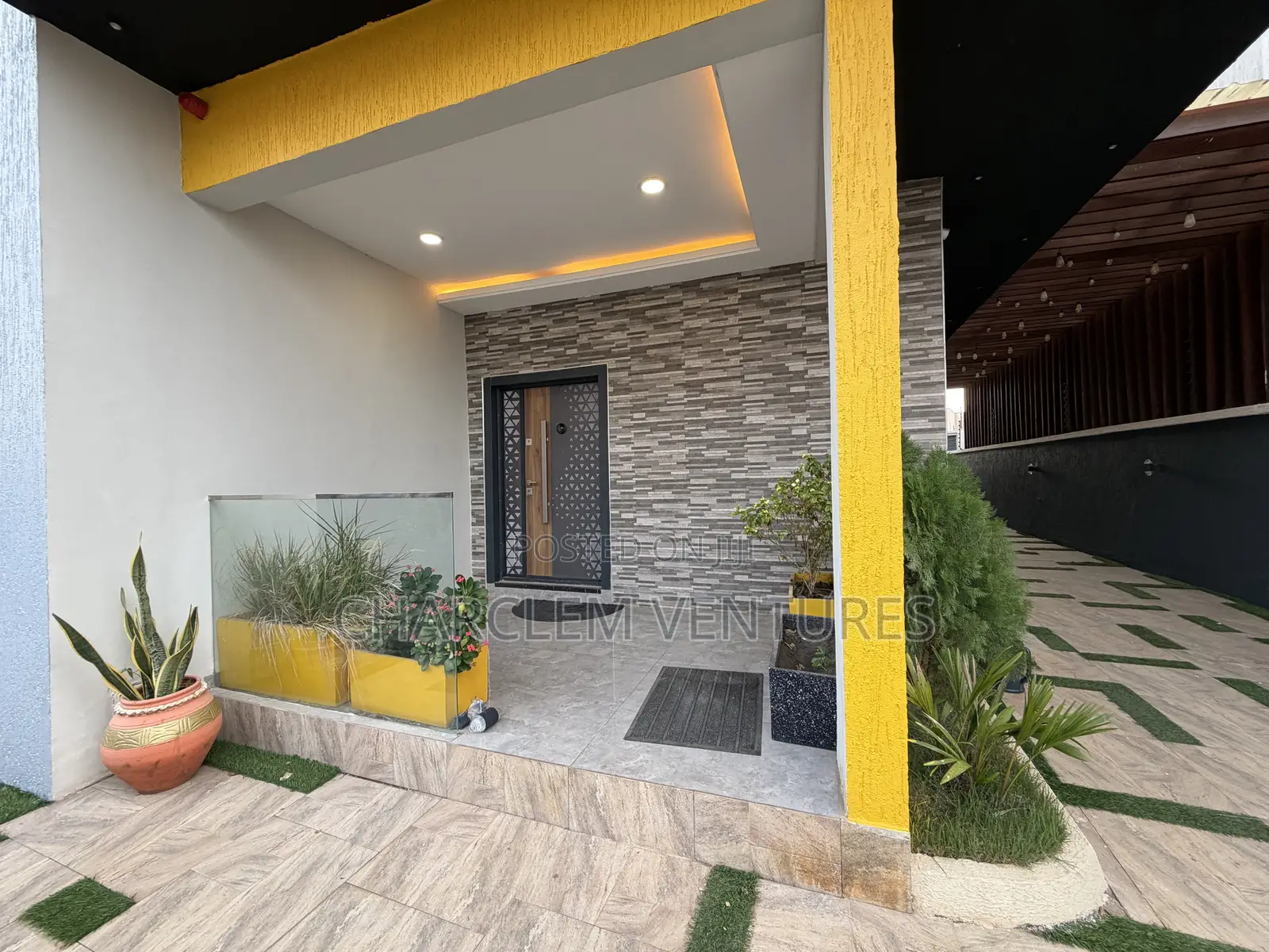 4bdrm House in Charclem Ventures, Accra Metropolitan for rent