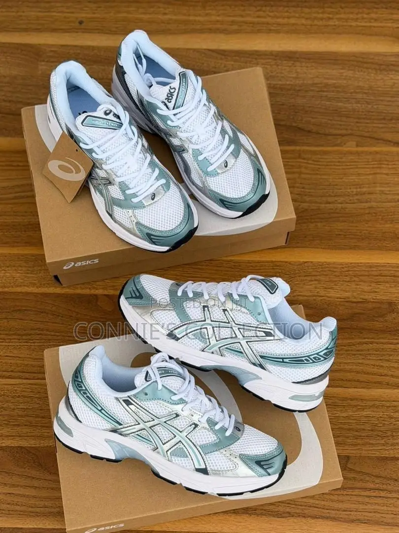 Asics Sneakers
