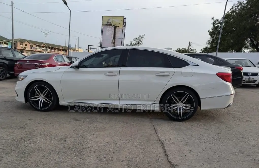 Honda Accord Touring 2.0T 2021 White